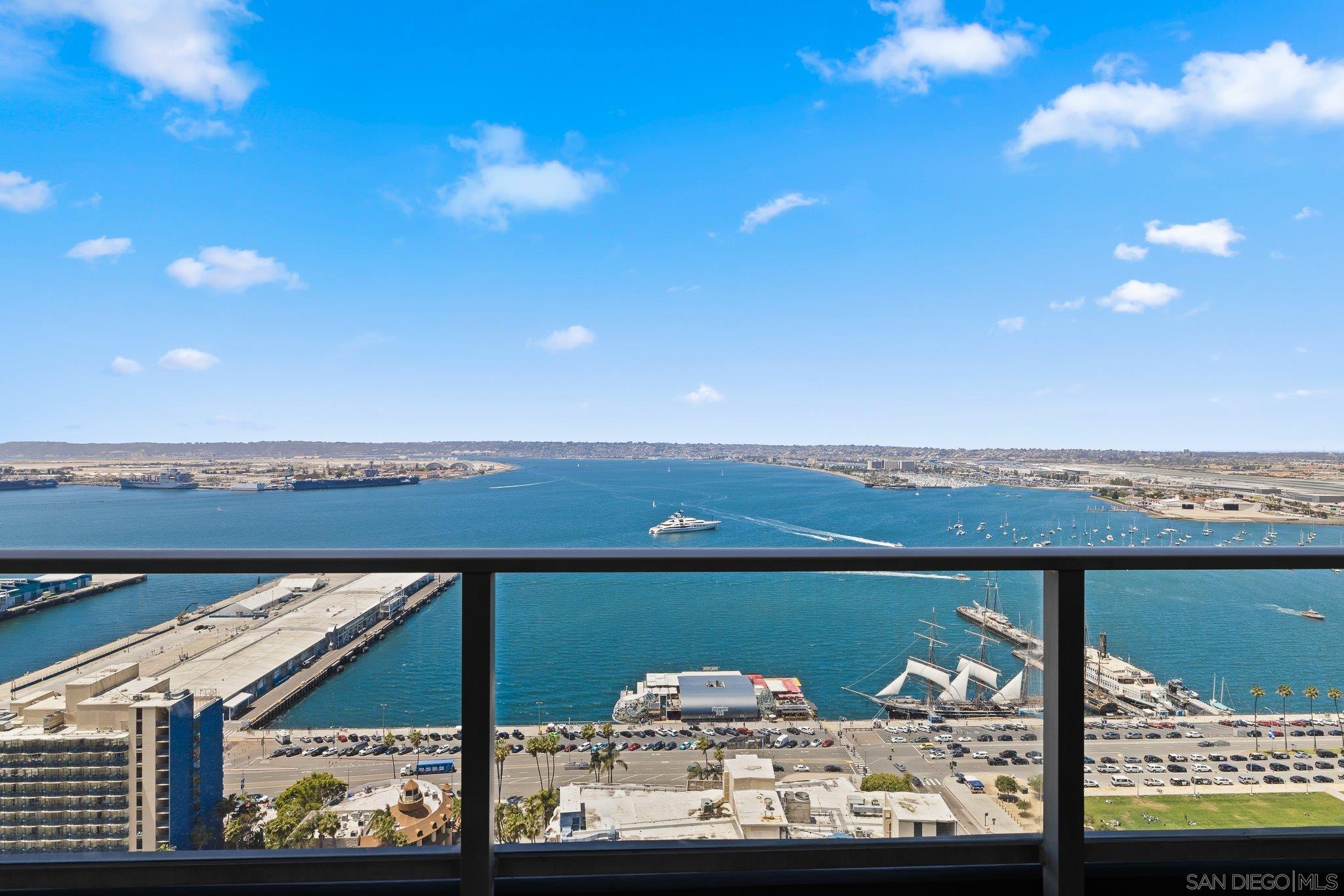 Detail Gallery Image 10 of 53 For 1325  Pacific Hwy  #3301,  San Diego,  CA 92101 - 2 Beds | 2/1 Baths