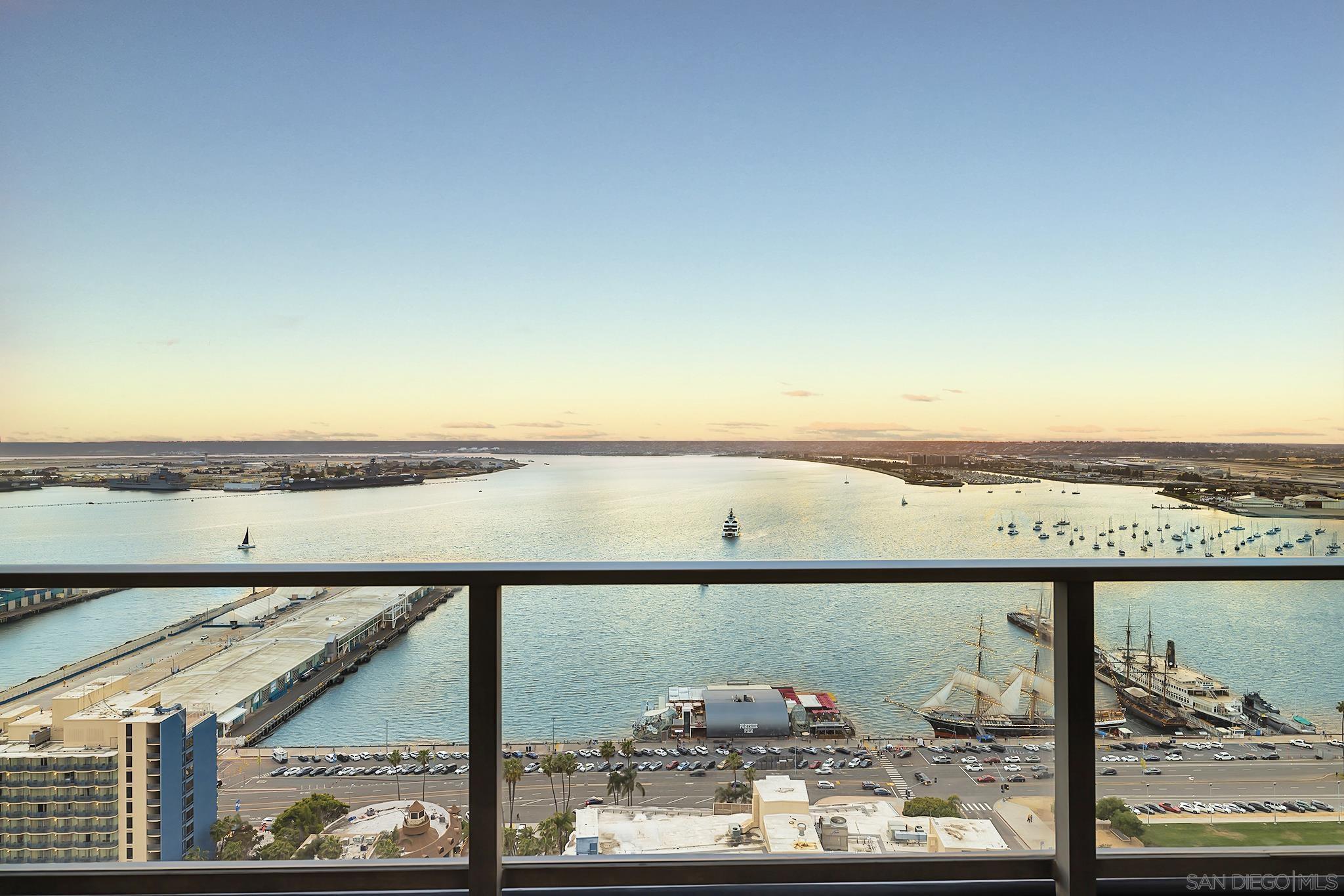 Detail Gallery Image 11 of 53 For 1325  Pacific Hwy  #3301,  San Diego,  CA 92101 - 2 Beds | 2/1 Baths