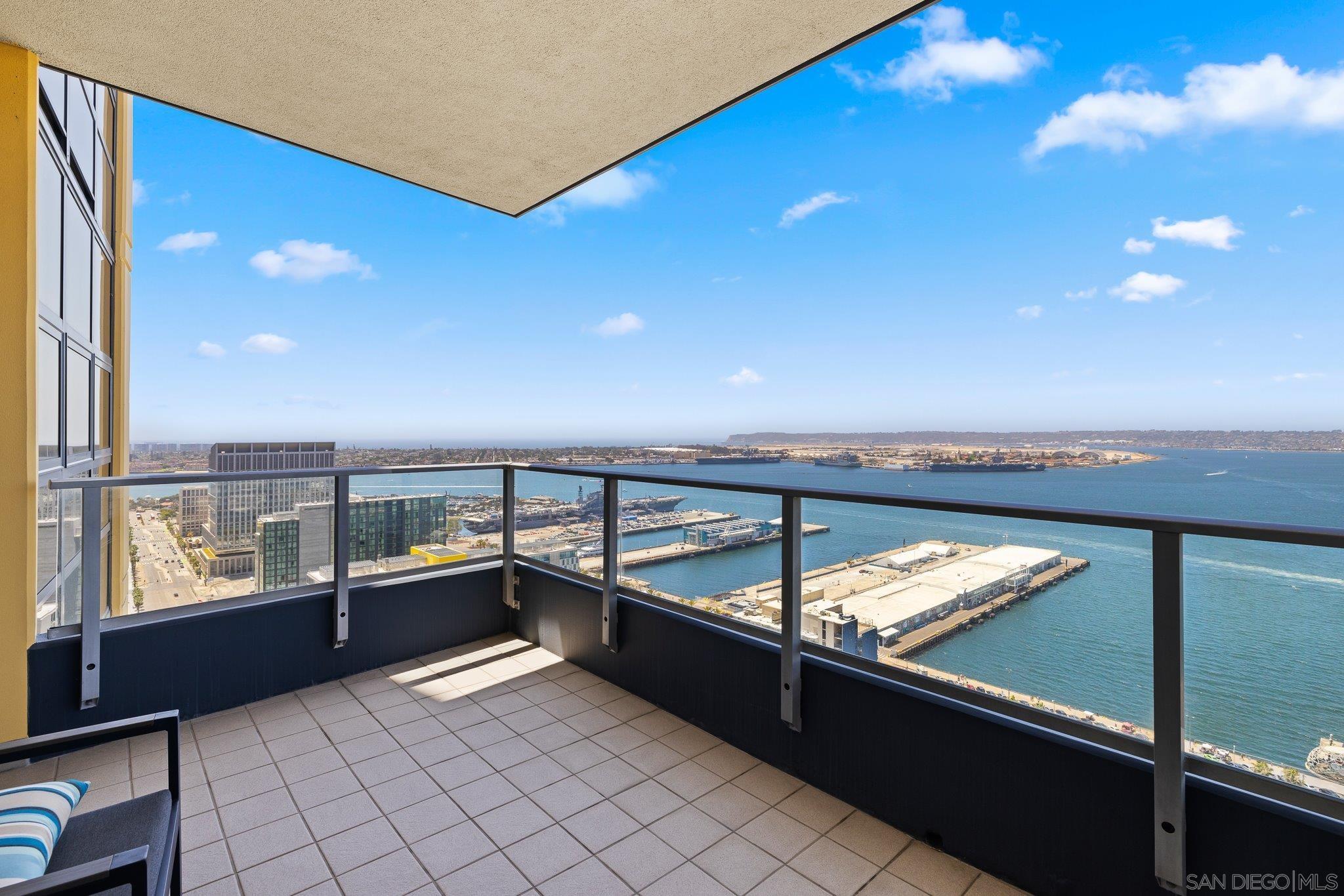 Detail Gallery Image 14 of 53 For 1325  Pacific Hwy  #3301,  San Diego,  CA 92101 - 2 Beds | 2/1 Baths