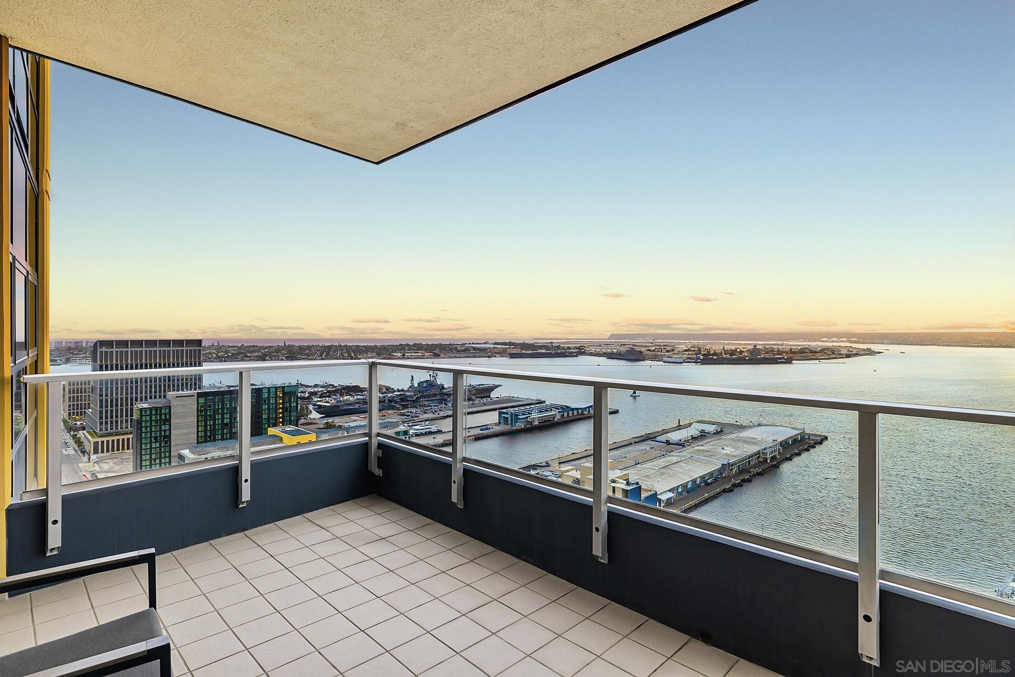 Detail Gallery Image 15 of 53 For 1325  Pacific Hwy  #3301,  San Diego,  CA 92101 - 2 Beds | 2/1 Baths