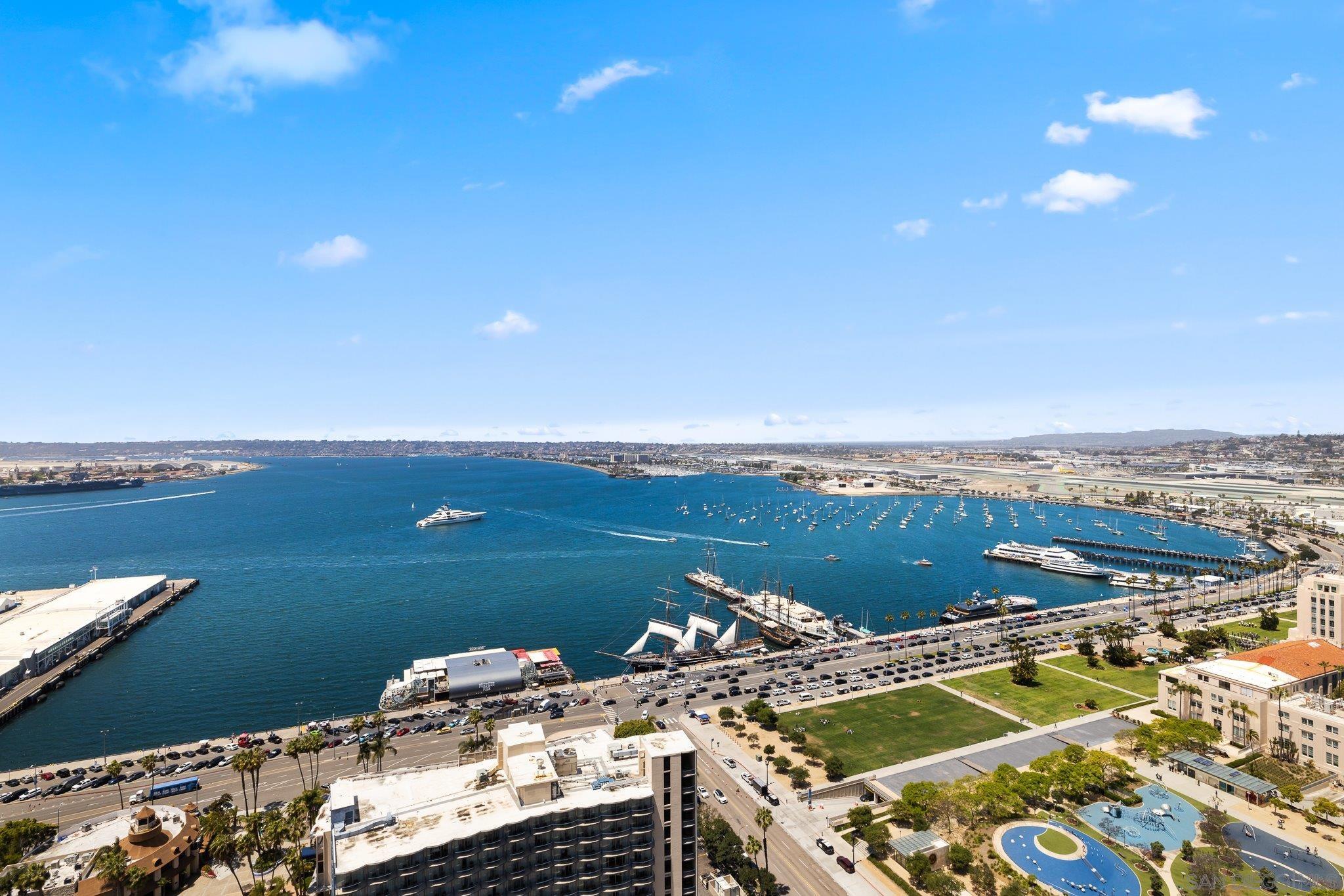 Detail Gallery Image 16 of 53 For 1325  Pacific Hwy  #3301,  San Diego,  CA 92101 - 2 Beds | 2/1 Baths