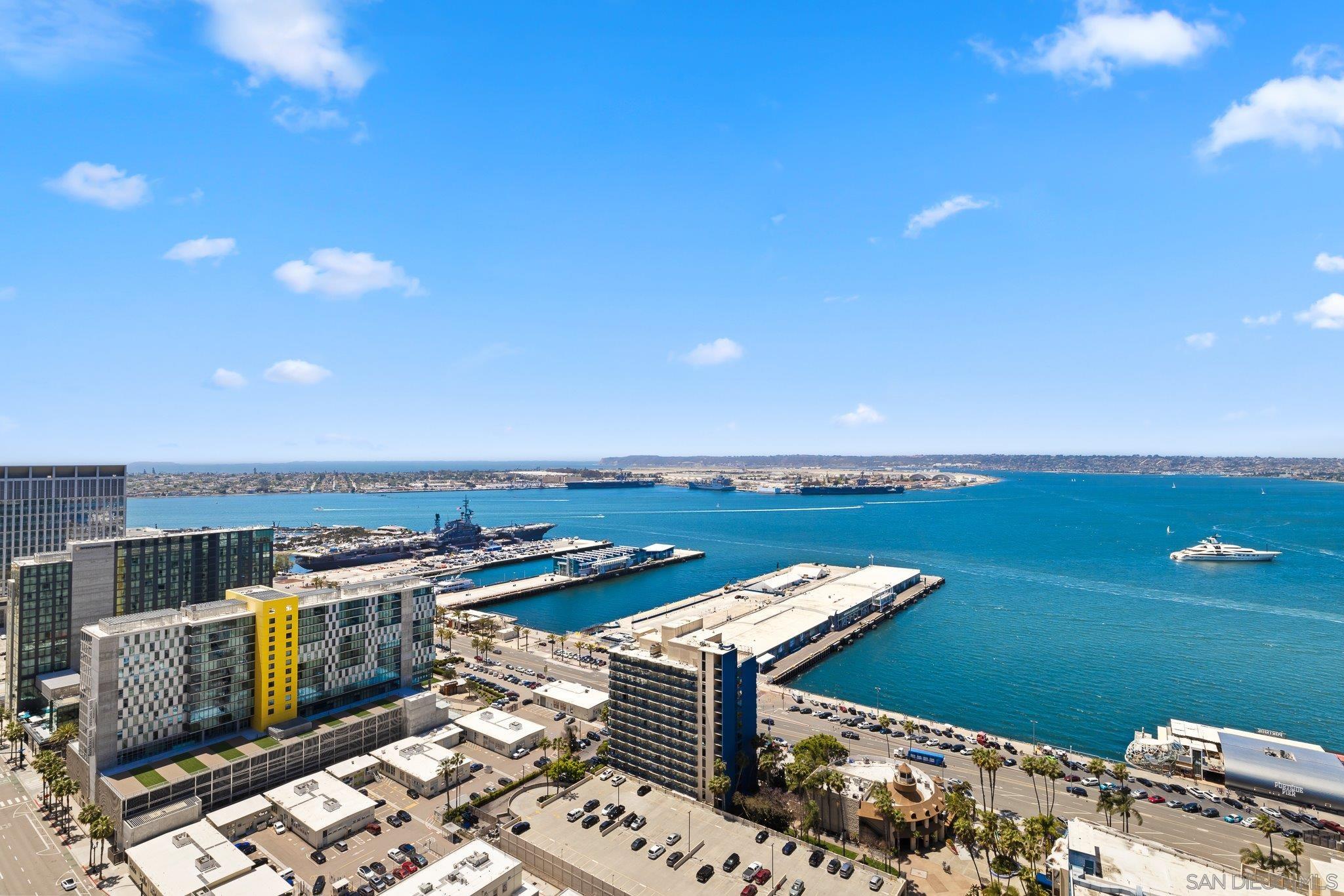 Detail Gallery Image 17 of 53 For 1325  Pacific Hwy  #3301,  San Diego,  CA 92101 - 2 Beds | 2/1 Baths