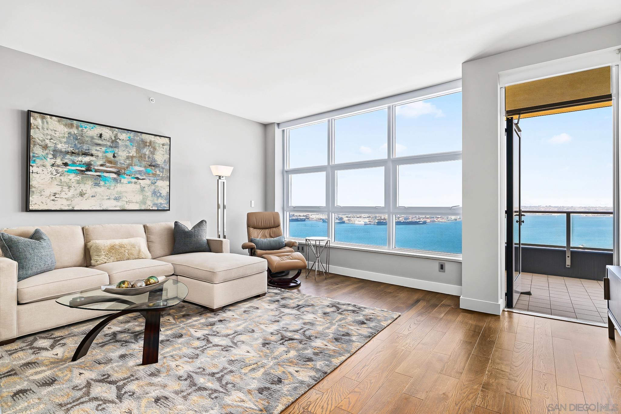 Detail Gallery Image 3 of 53 For 1325  Pacific Hwy  #3301,  San Diego,  CA 92101 - 2 Beds | 2/1 Baths