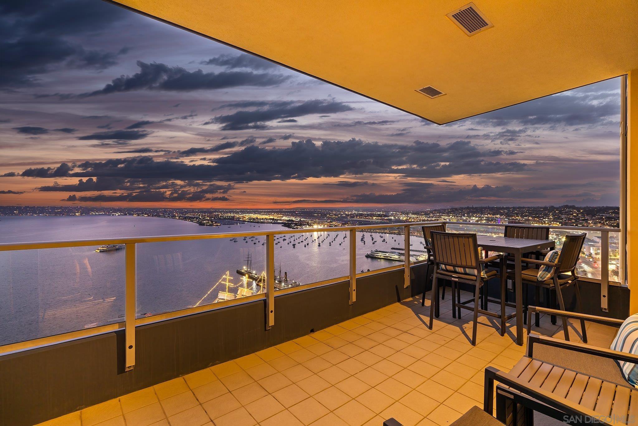 Detail Gallery Image 20 of 53 For 1325  Pacific Hwy  #3301,  San Diego,  CA 92101 - 2 Beds | 2/1 Baths