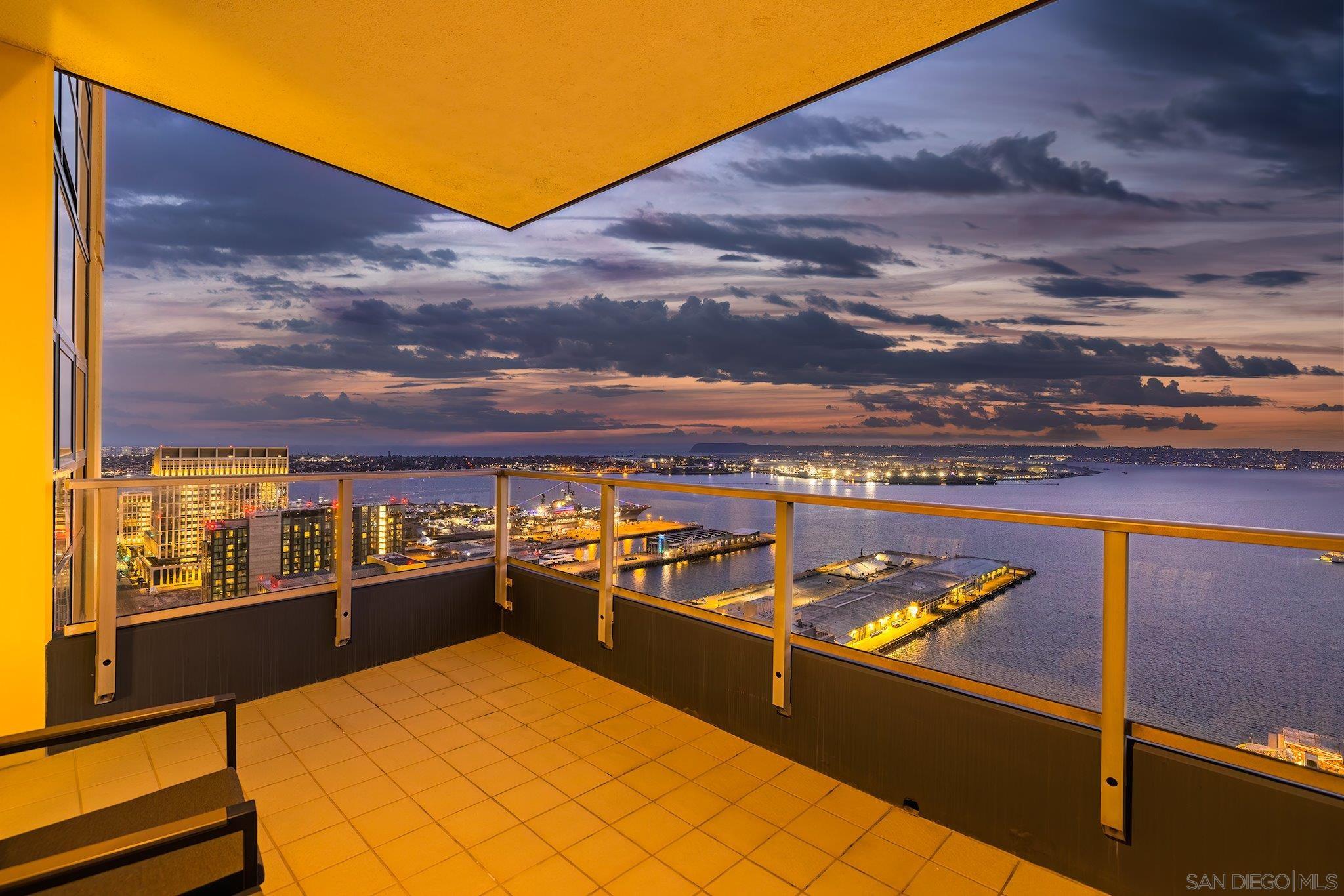 Detail Gallery Image 21 of 53 For 1325  Pacific Hwy  #3301,  San Diego,  CA 92101 - 2 Beds | 2/1 Baths