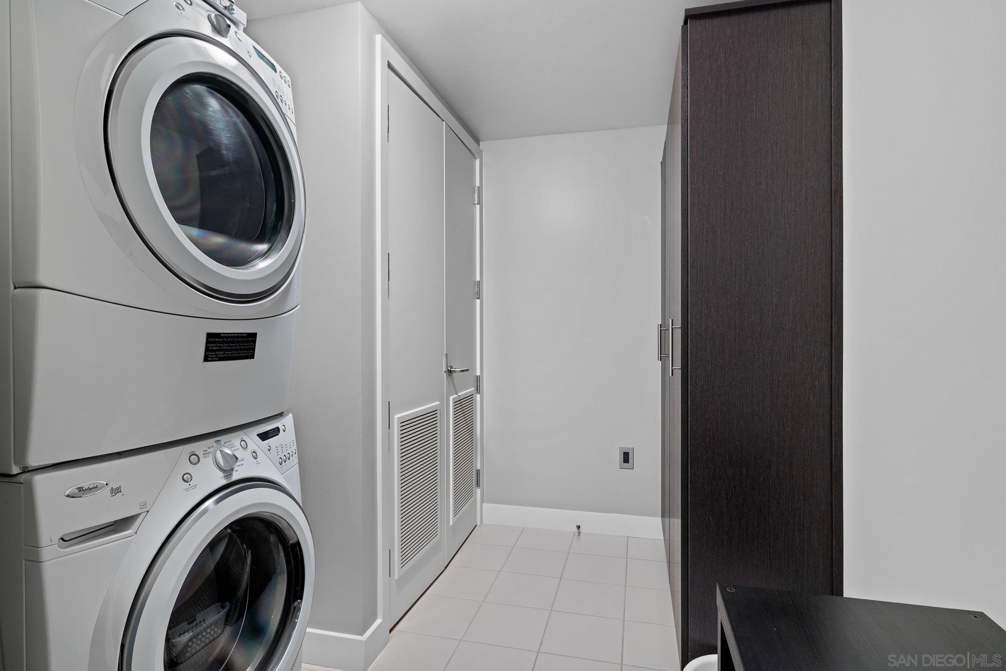 Detail Gallery Image 30 of 53 For 1325  Pacific Hwy  #3301,  San Diego,  CA 92101 - 2 Beds | 2/1 Baths