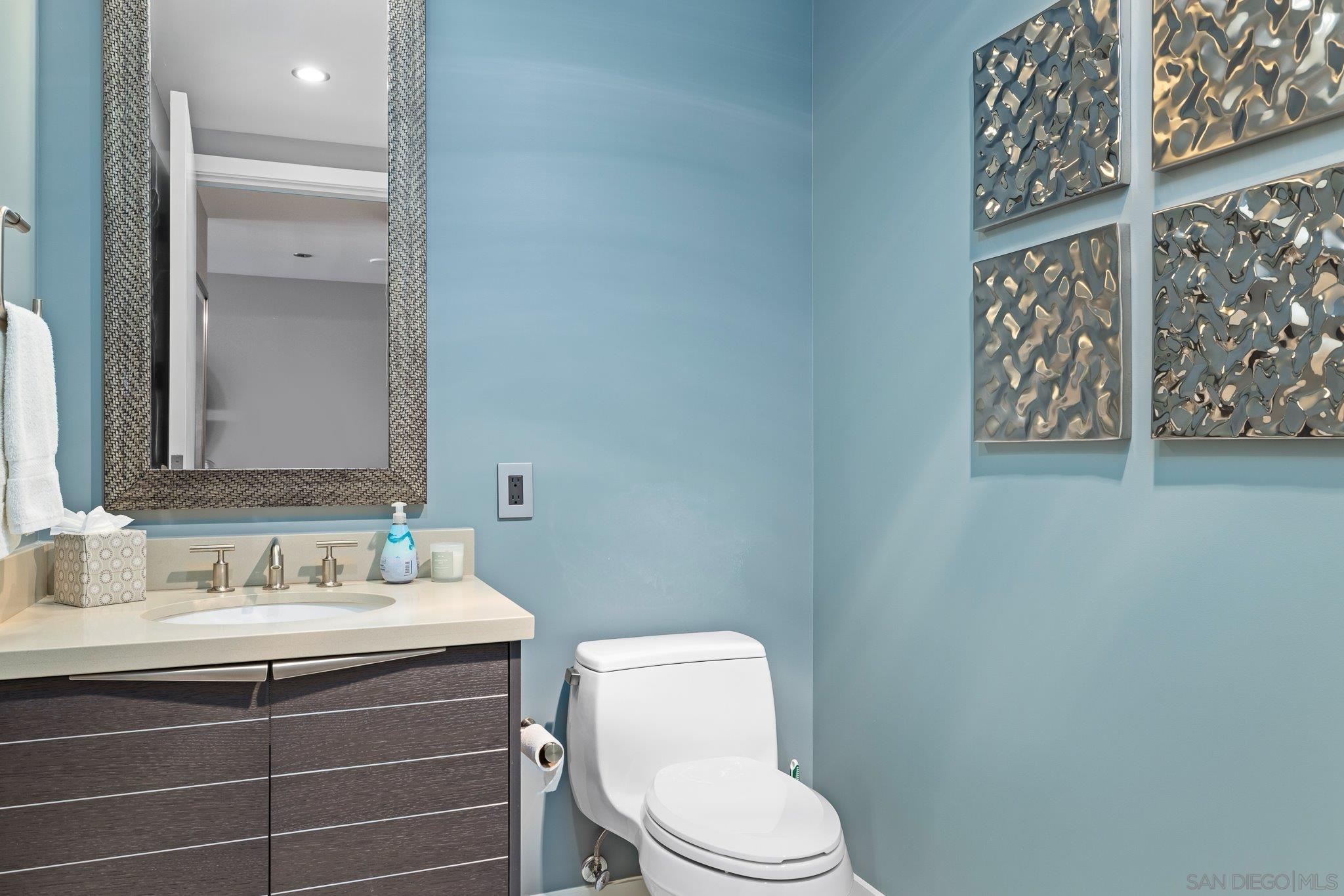 Detail Gallery Image 31 of 53 For 1325  Pacific Hwy  #3301,  San Diego,  CA 92101 - 2 Beds | 2/1 Baths