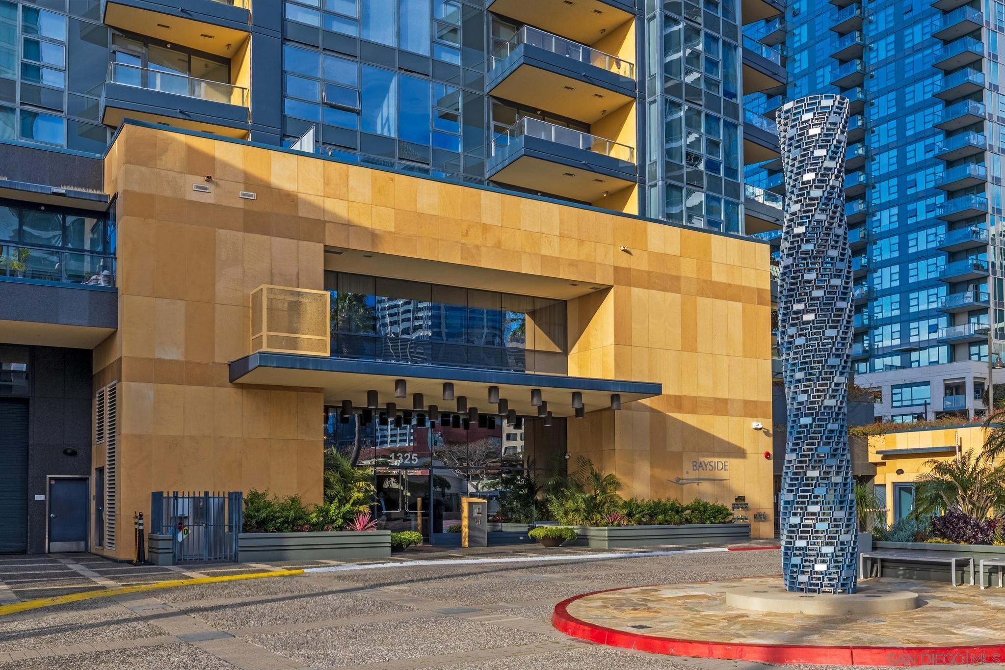 Detail Gallery Image 35 of 53 For 1325  Pacific Hwy  #3301,  San Diego,  CA 92101 - 2 Beds | 2/1 Baths