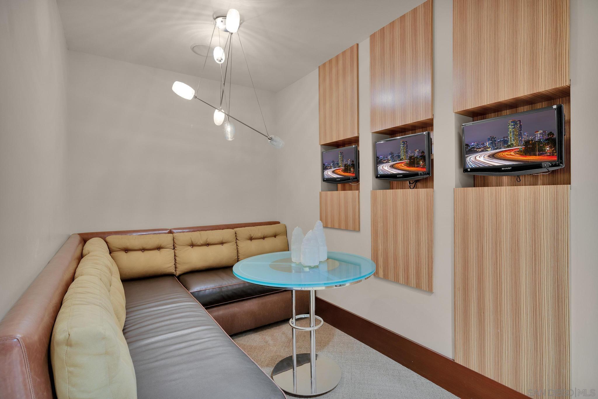 Detail Gallery Image 42 of 53 For 1325  Pacific Hwy  #3301,  San Diego,  CA 92101 - 2 Beds | 2/1 Baths