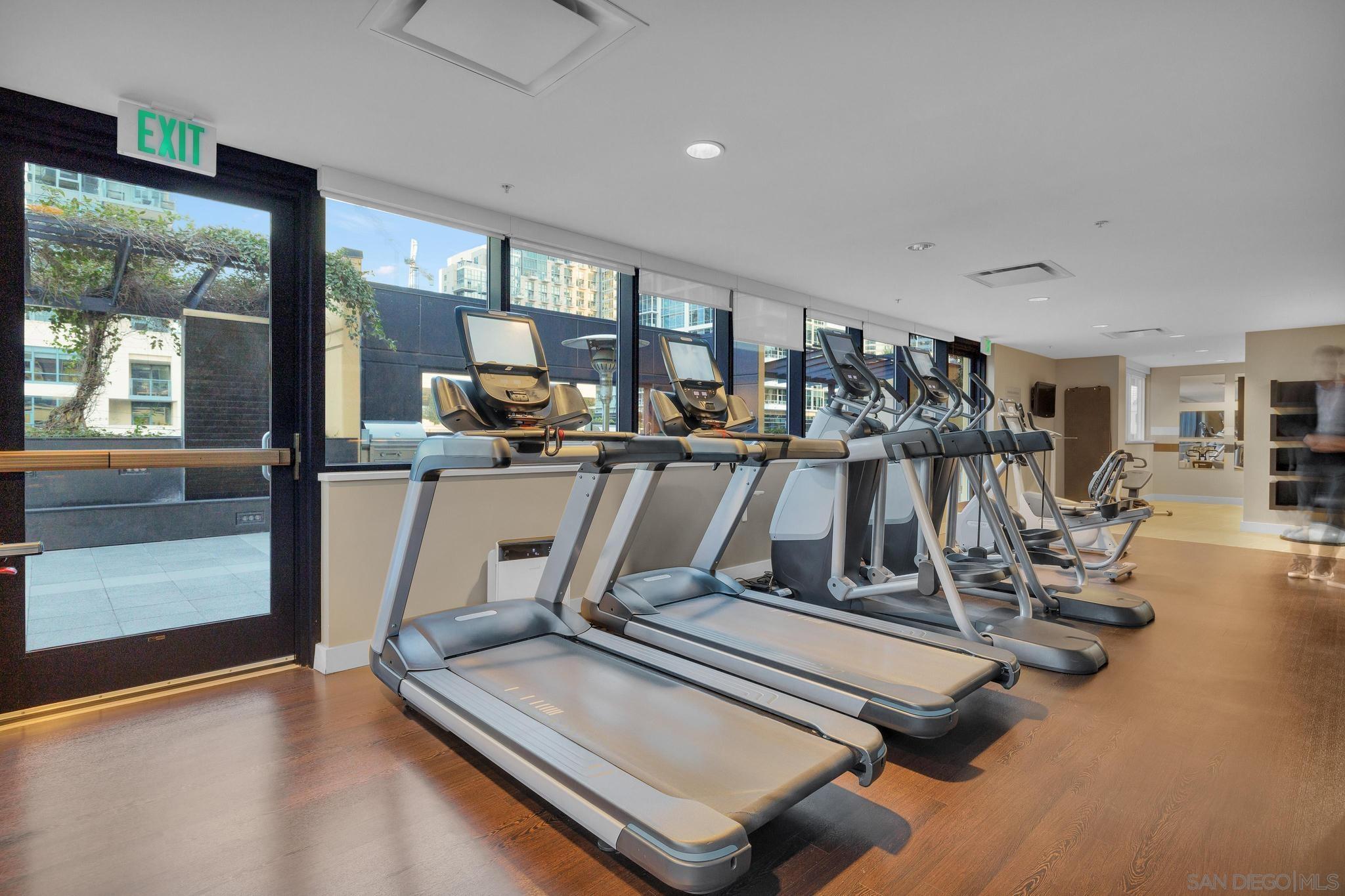 Detail Gallery Image 48 of 53 For 1325  Pacific Hwy  #3301,  San Diego,  CA 92101 - 2 Beds | 2/1 Baths