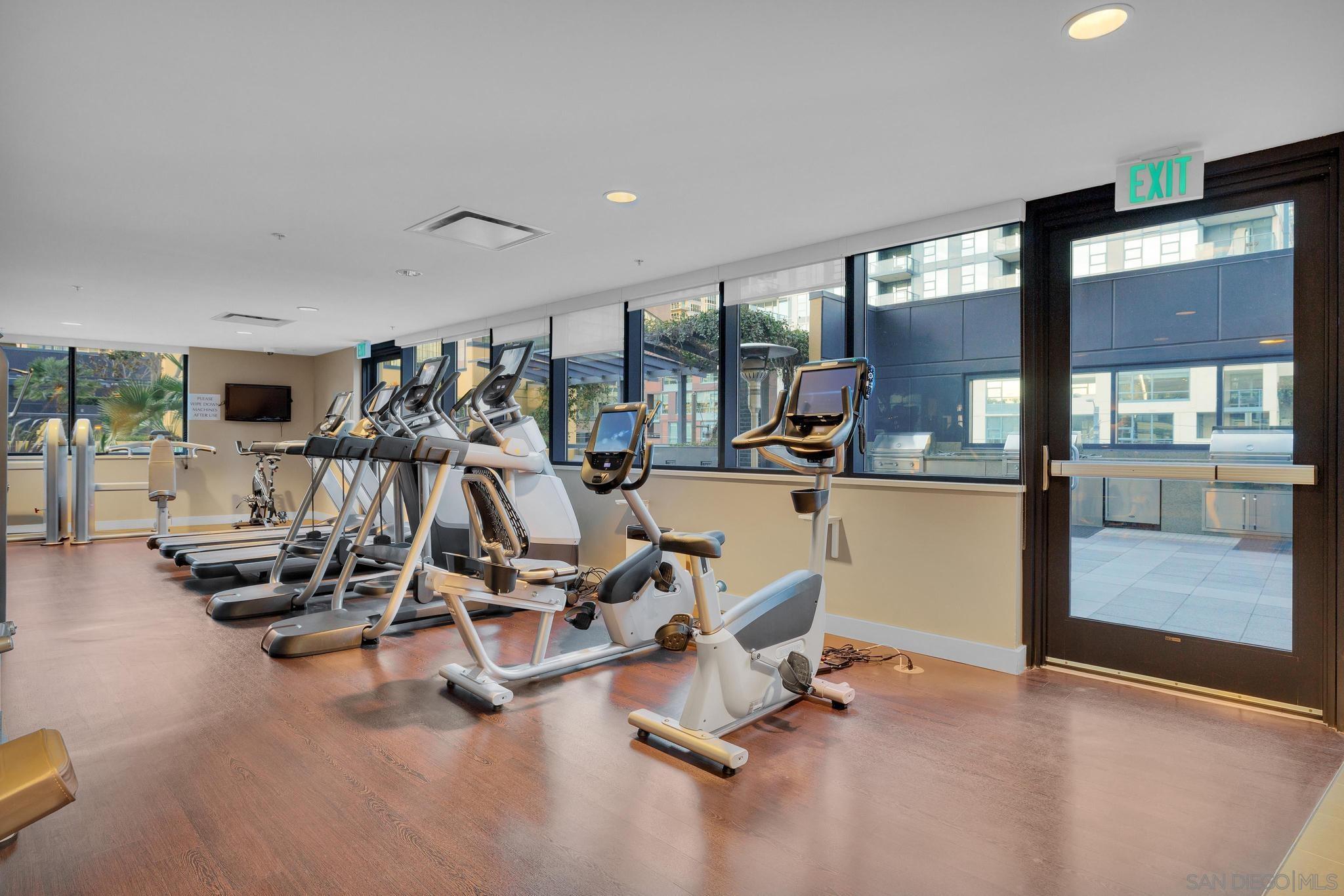 Detail Gallery Image 49 of 53 For 1325  Pacific Hwy  #3301,  San Diego,  CA 92101 - 2 Beds | 2/1 Baths