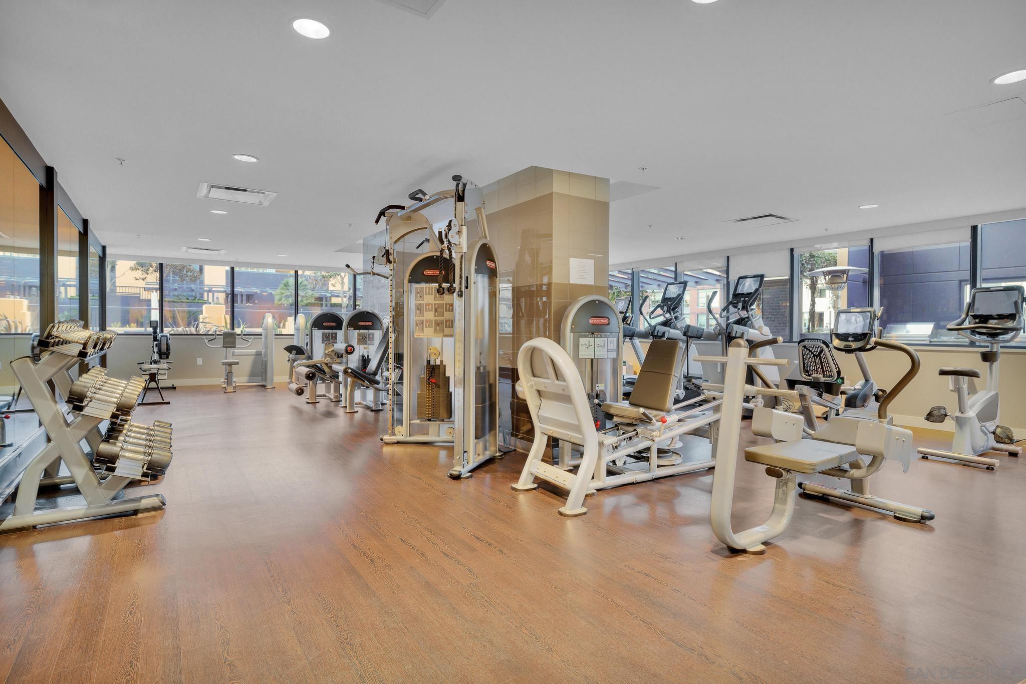 Detail Gallery Image 50 of 53 For 1325  Pacific Hwy  #3301,  San Diego,  CA 92101 - 2 Beds | 2/1 Baths