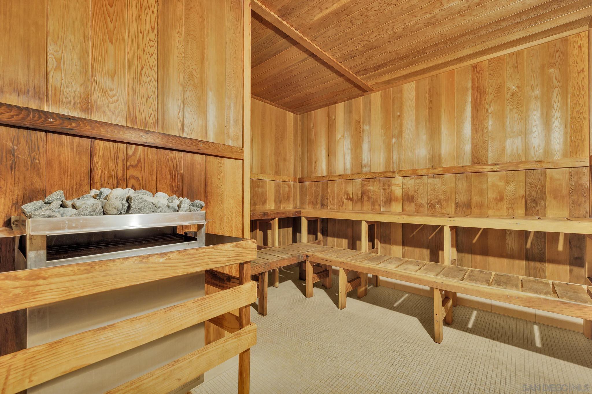 Detail Gallery Image 51 of 53 For 1325  Pacific Hwy  #3301,  San Diego,  CA 92101 - 2 Beds | 2/1 Baths