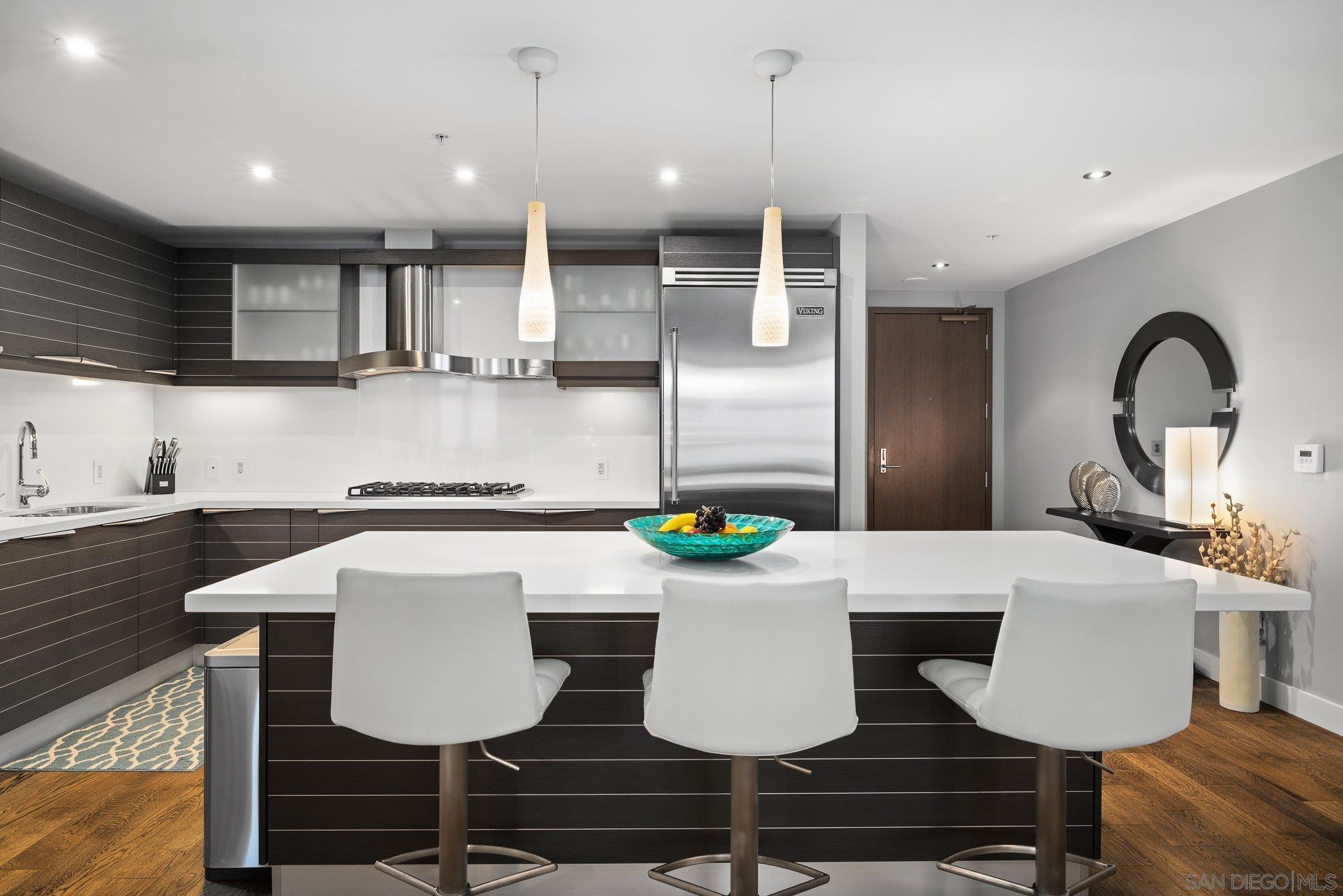 Detail Gallery Image 9 of 53 For 1325  Pacific Hwy  #3301,  San Diego,  CA 92101 - 2 Beds | 2/1 Baths