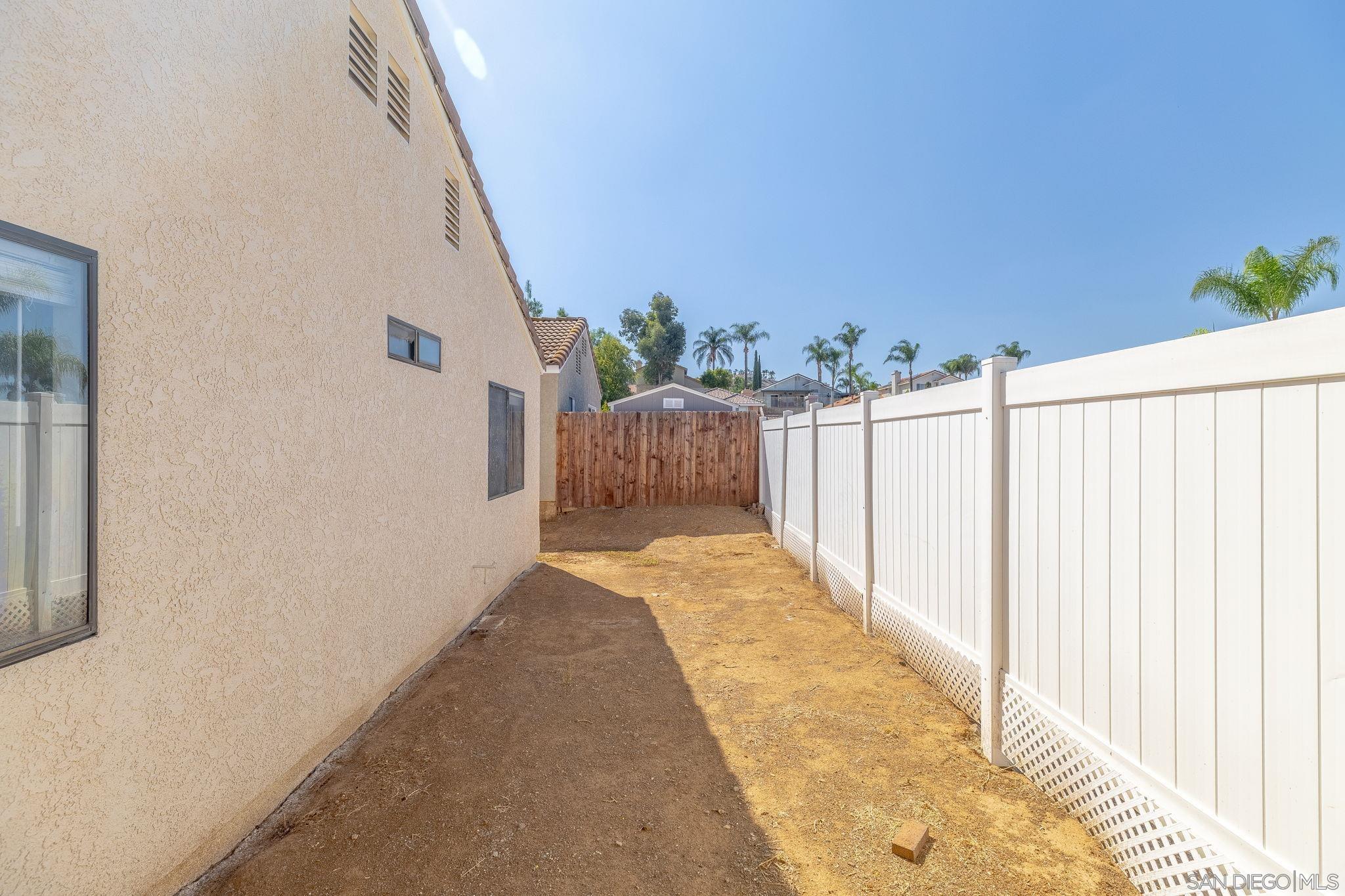 Detail Gallery Image 27 of 42 For 27971  Red Dawn Dr, Sun City,  CA 92585 - 3 Beds | 2 Baths