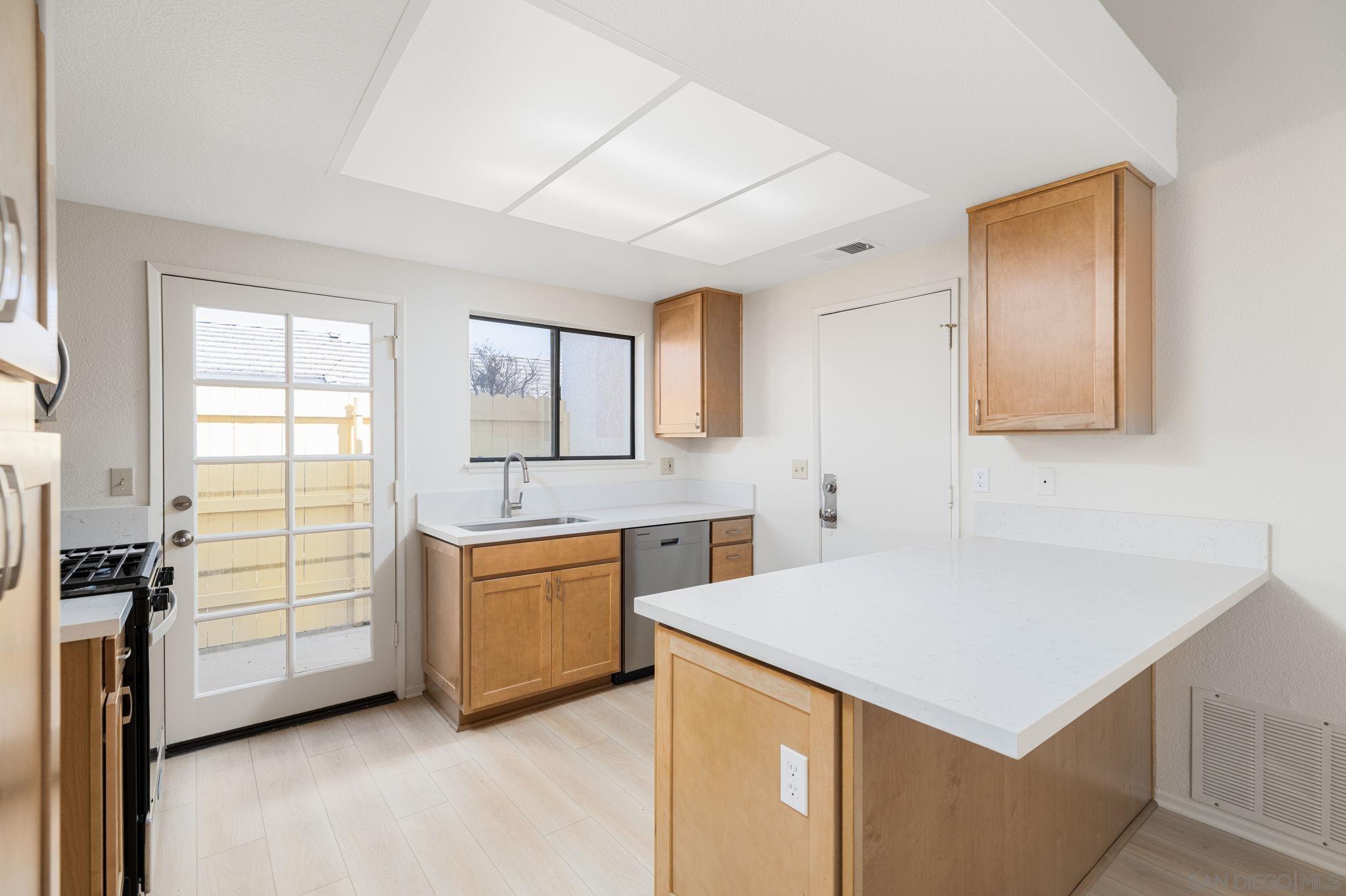 Detail Gallery Image 7 of 42 For 27971  Red Dawn Dr, Sun City,  CA 92585 - 3 Beds | 2 Baths