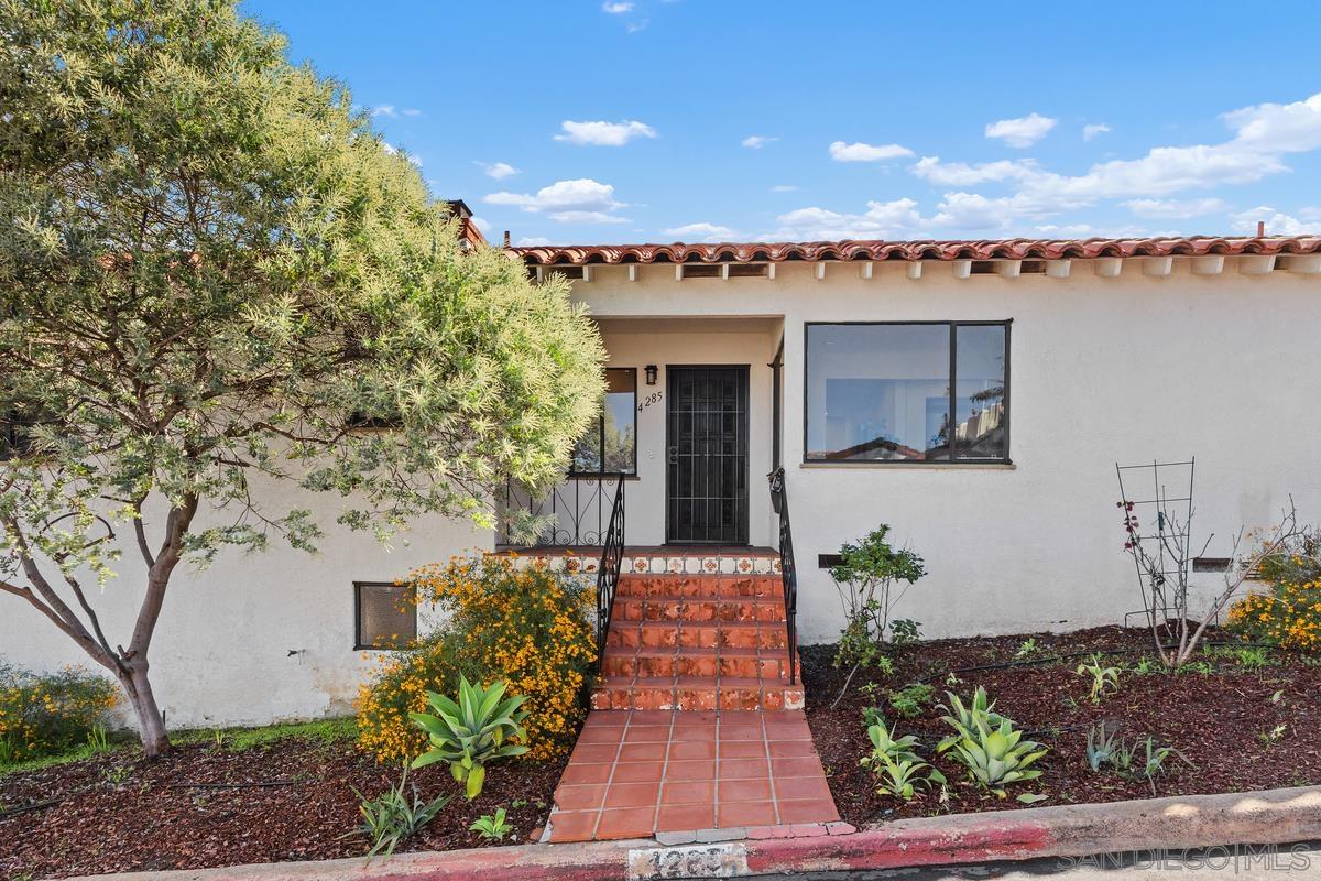 Detail Gallery Image 2 of 44 For 4285  Randolph St, San Diego,  CA 92103 - 3 Beds | 2 Baths