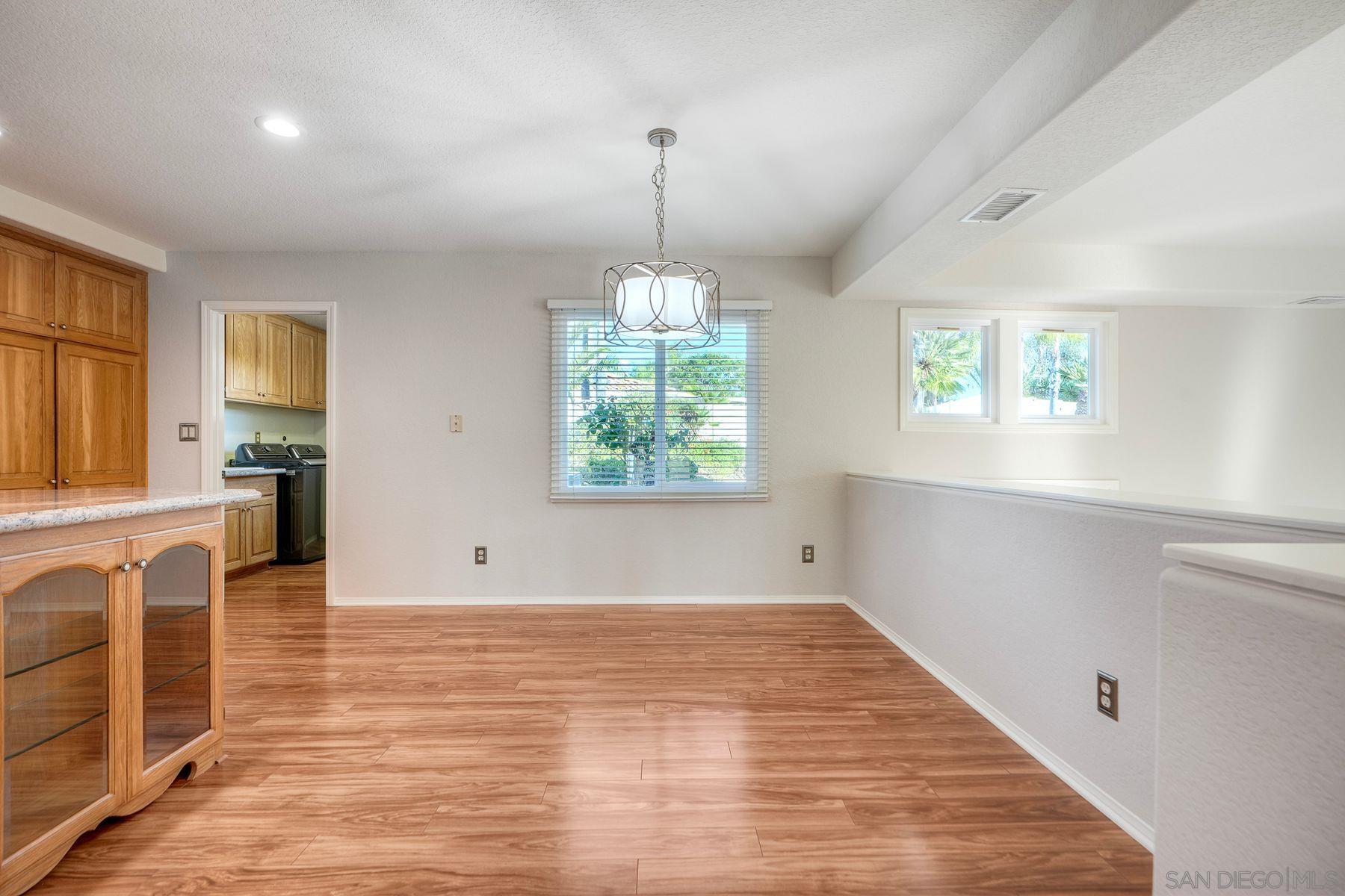 Detail Gallery Image 14 of 58 For 1930  Mountain Valley Lane, Escondido,  CA 92029 - 4 Beds | 3/1 Baths