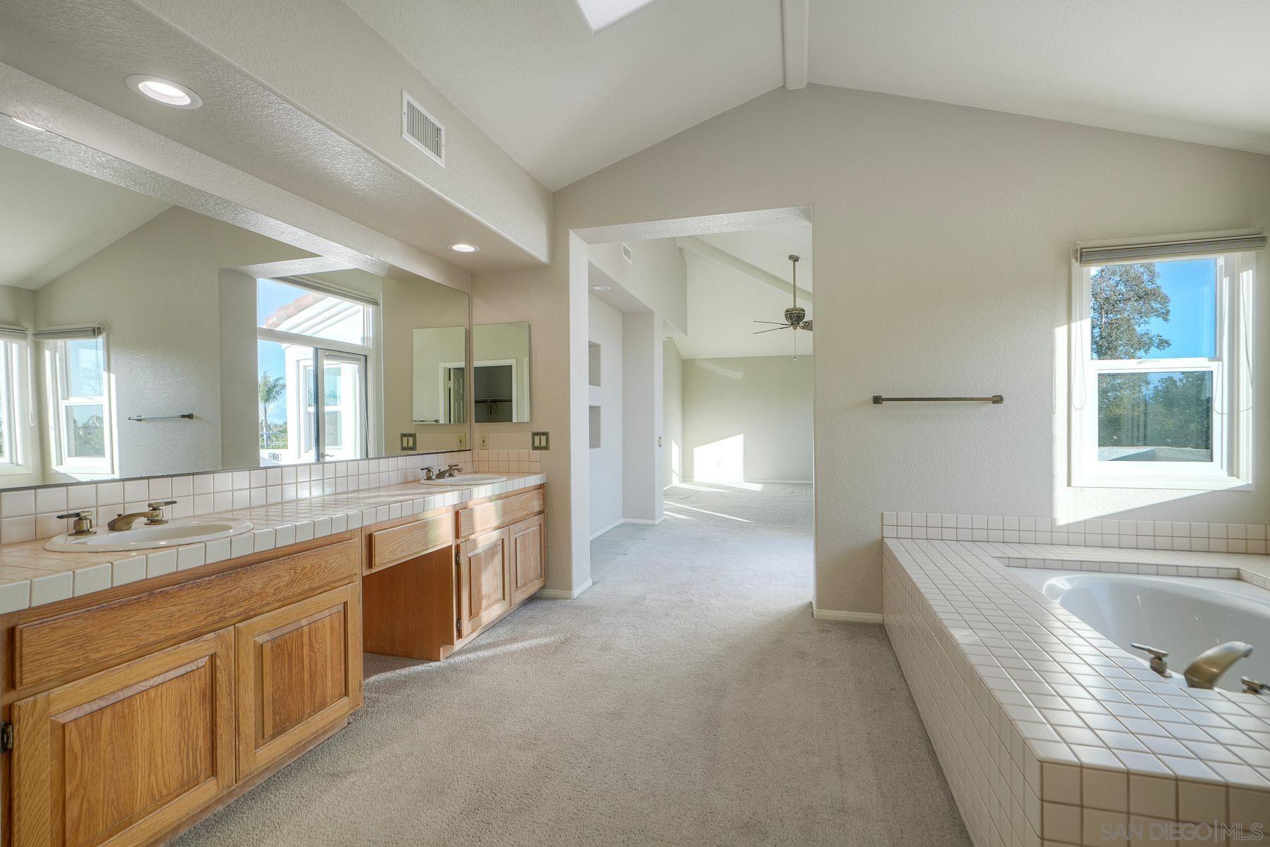 Detail Gallery Image 25 of 58 For 1930  Mountain Valley Lane, Escondido,  CA 92029 - 4 Beds | 3/1 Baths