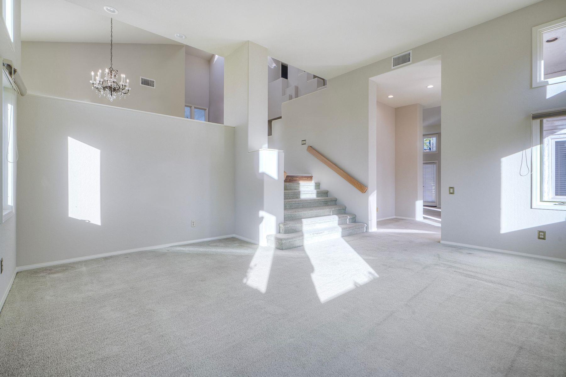 Detail Gallery Image 4 of 58 For 1930  Mountain Valley Lane, Escondido,  CA 92029 - 4 Beds | 3/1 Baths