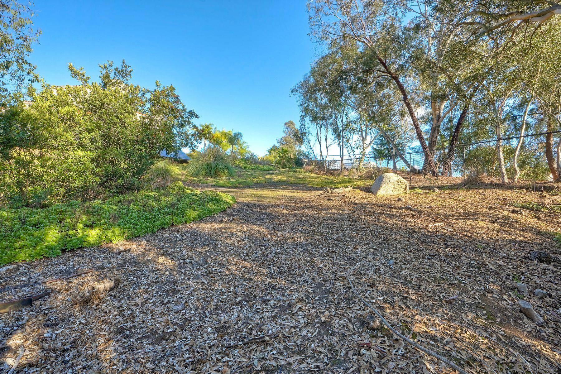 Detail Gallery Image 37 of 58 For 1930  Mountain Valley Lane, Escondido,  CA 92029 - 4 Beds | 3/1 Baths