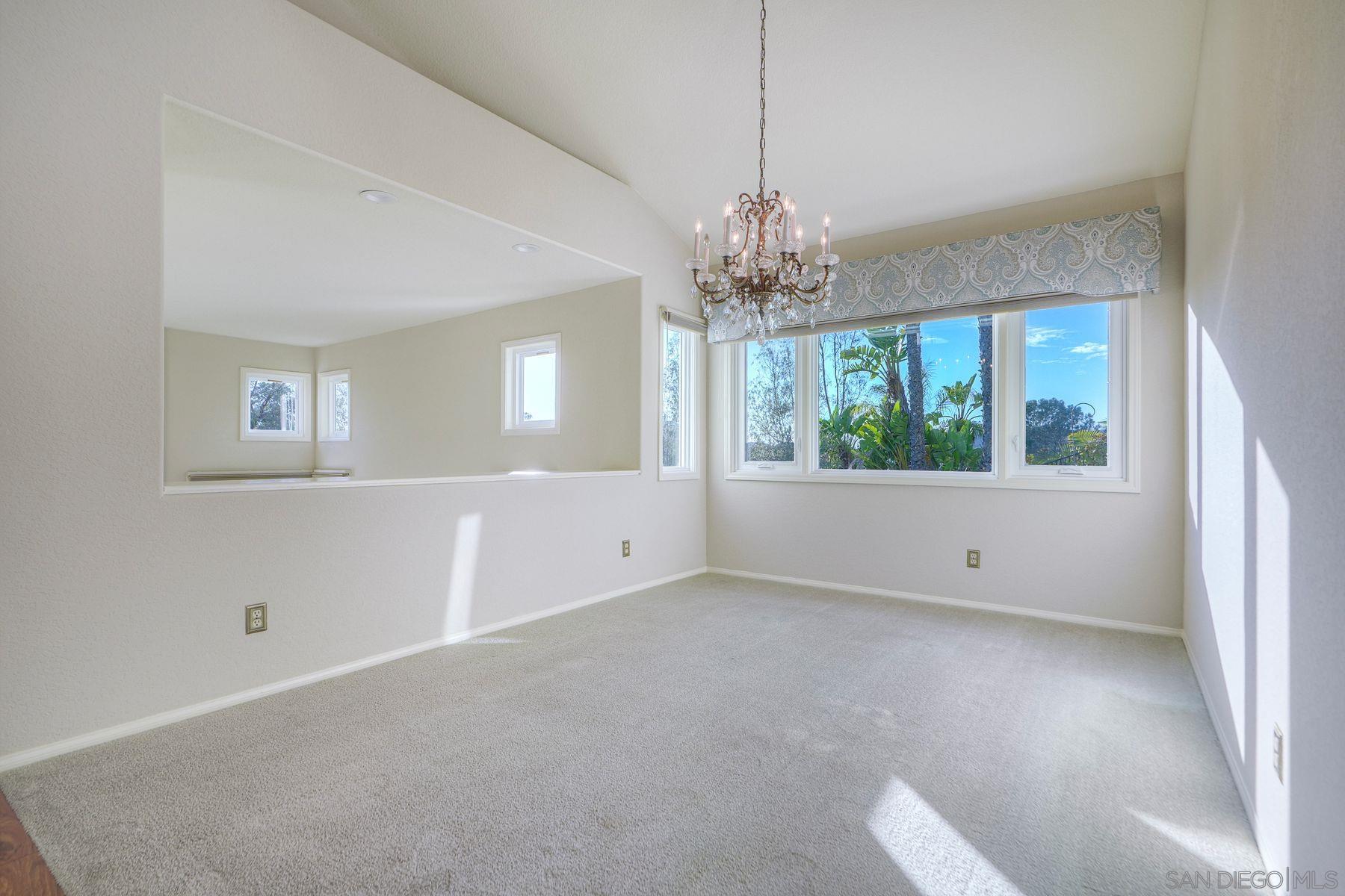 Detail Gallery Image 6 of 58 For 1930  Mountain Valley Lane, Escondido,  CA 92029 - 4 Beds | 3/1 Baths