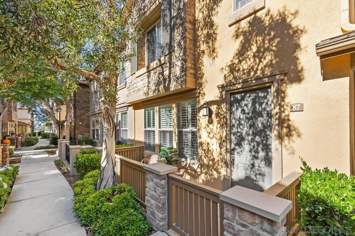 Detail Gallery Image 2 of 32 For 10785  New Grv  87, San Diego,  CA 92130 - 3 Beds | 2/1 Baths