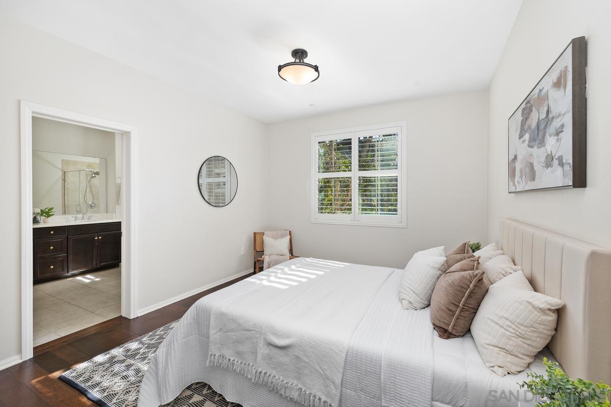 Detail Gallery Image 13 of 32 For 10785  New Grv  87, San Diego,  CA 92130 - 3 Beds | 2/1 Baths