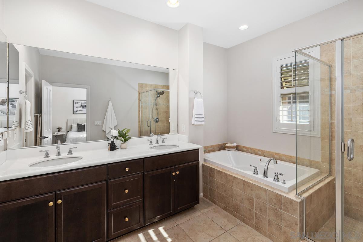 Detail Gallery Image 14 of 32 For 10785  New Grv  87, San Diego,  CA 92130 - 3 Beds | 2/1 Baths
