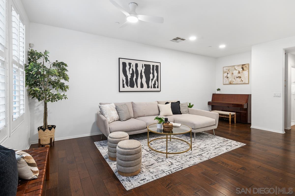 Detail Gallery Image 4 of 32 For 10785  New Grv  87, San Diego,  CA 92130 - 3 Beds | 2/1 Baths