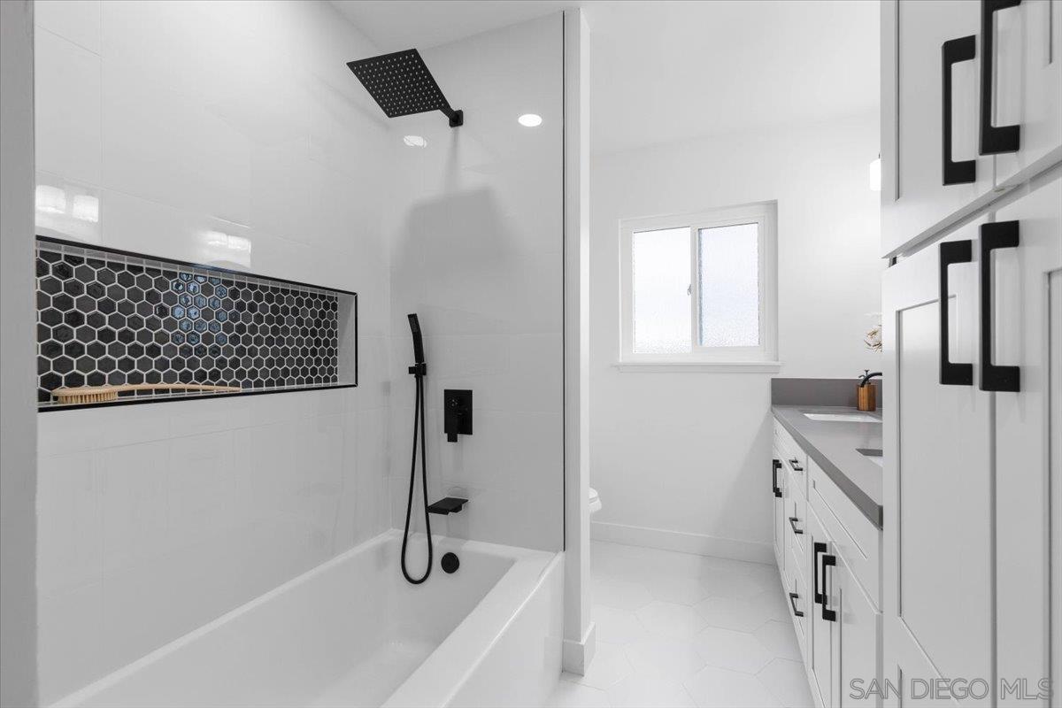 Detail Gallery Image 17 of 26 For 1643  Galway Pl, El Cajon,  CA 92020 - 3 Beds | 2 Baths