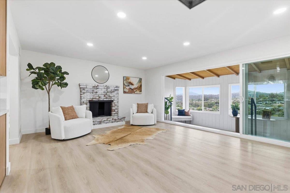 Detail Gallery Image 4 of 26 For 1643  Galway Pl, El Cajon,  CA 92020 - 3 Beds | 2 Baths