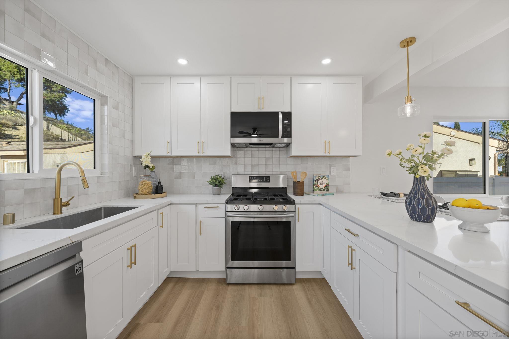 Detail Gallery Image 10 of 28 For 13442  Mountainside Dr, Poway,  CA 92064 - 3 Beds | 2 Baths