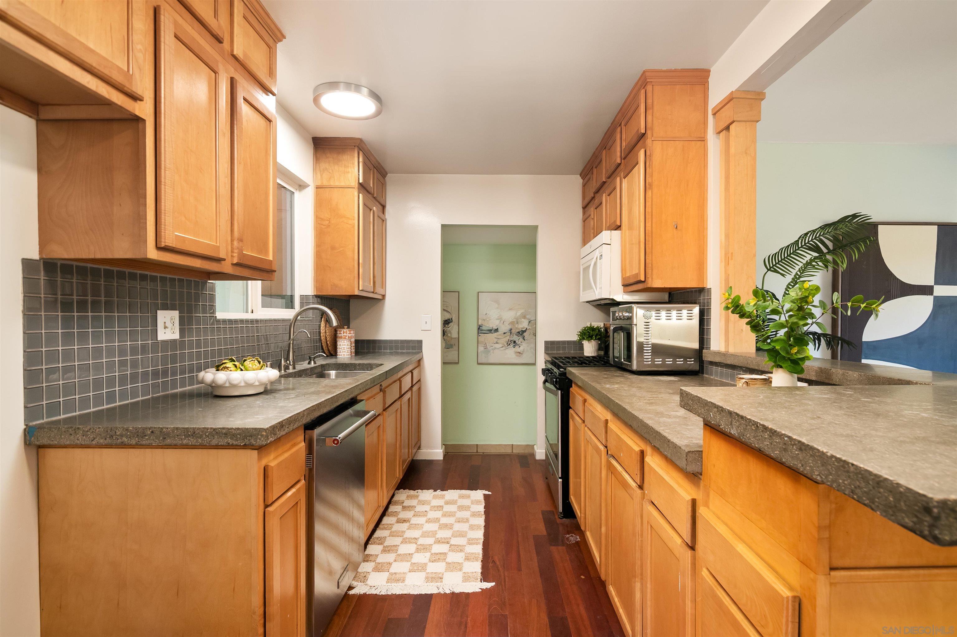 Detail Gallery Image 13 of 38 For 3708  Fairway Dr, La Mesa,  CA 91941 - 3 Beds | 1 Baths