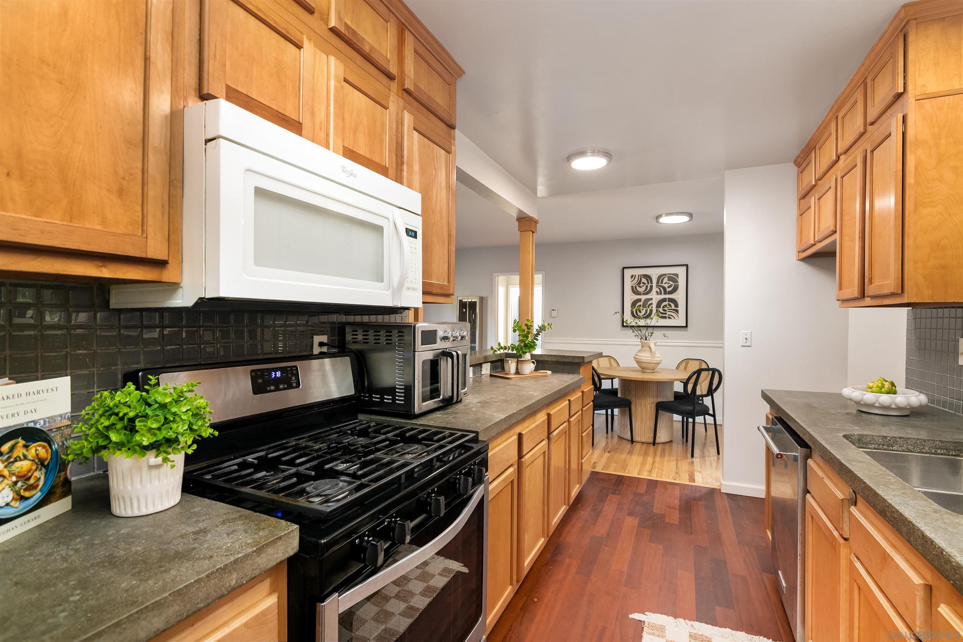 Detail Gallery Image 14 of 38 For 3708  Fairway Dr, La Mesa,  CA 91941 - 3 Beds | 1 Baths