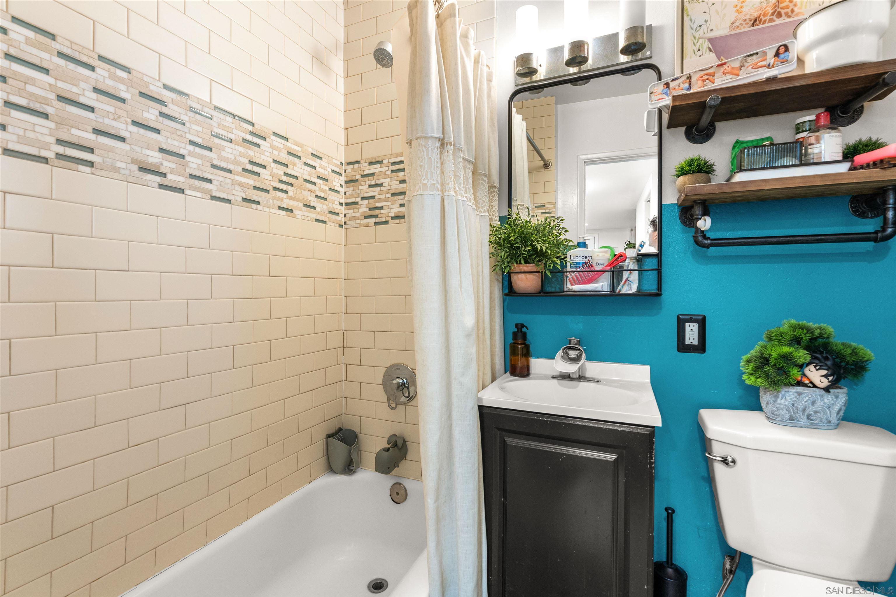 Detail Gallery Image 12 of 30 For 1204  Peach Ave, El Cajon,  CA 92021 - 3 Beds | 3 Baths