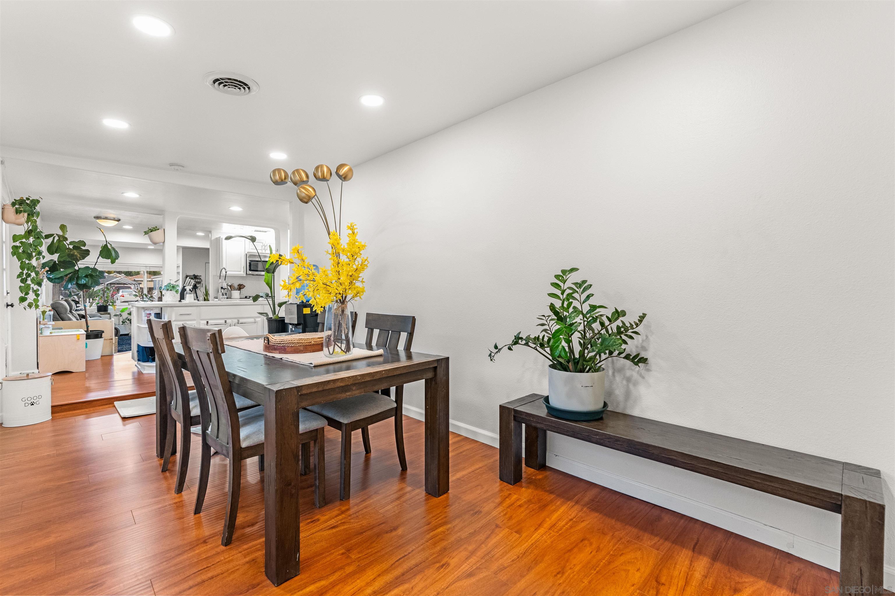 Detail Gallery Image 8 of 30 For 1204  Peach Ave, El Cajon,  CA 92021 - 3 Beds | 3 Baths