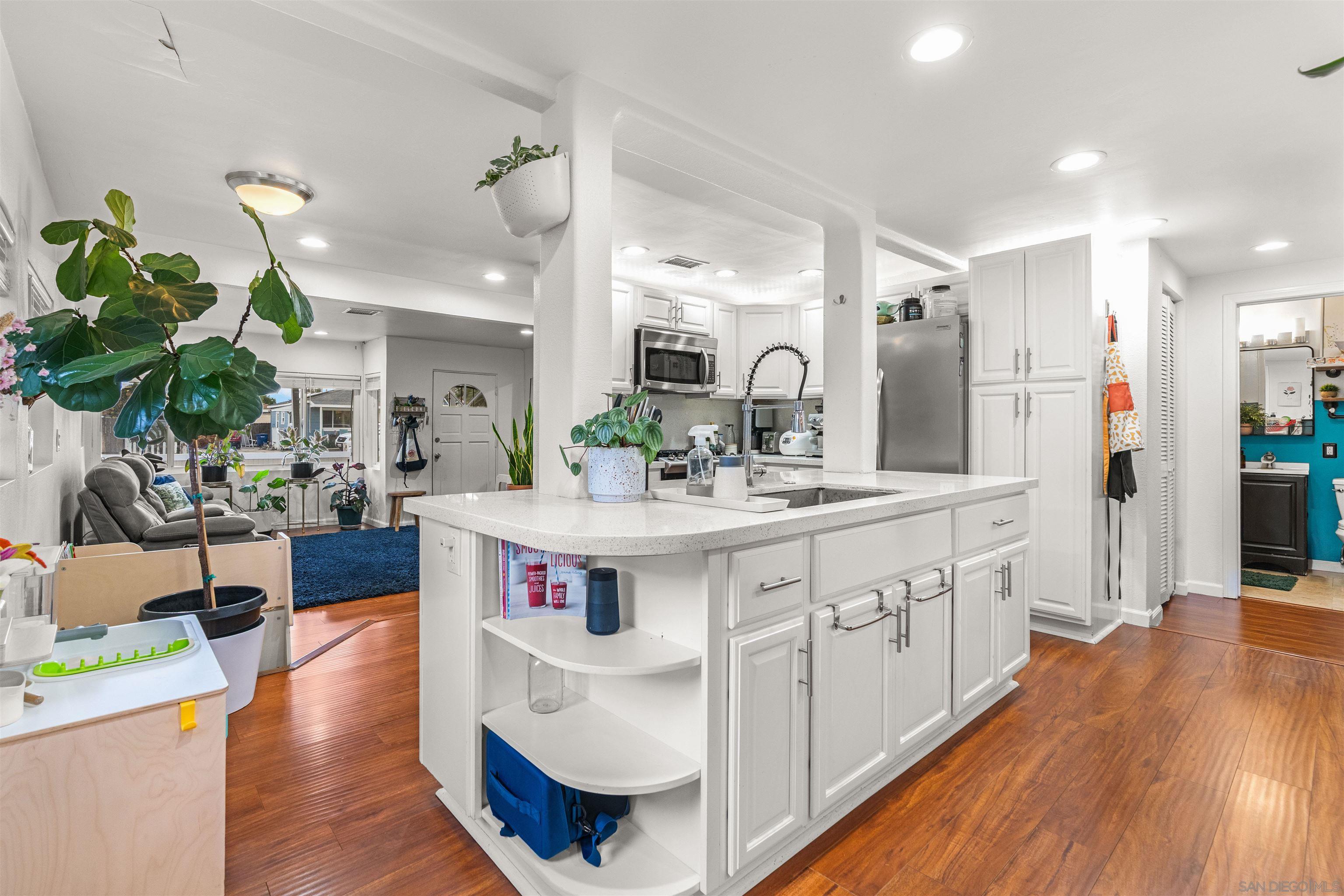 Detail Gallery Image 9 of 30 For 1204  Peach Ave, El Cajon,  CA 92021 - 3 Beds | 3 Baths