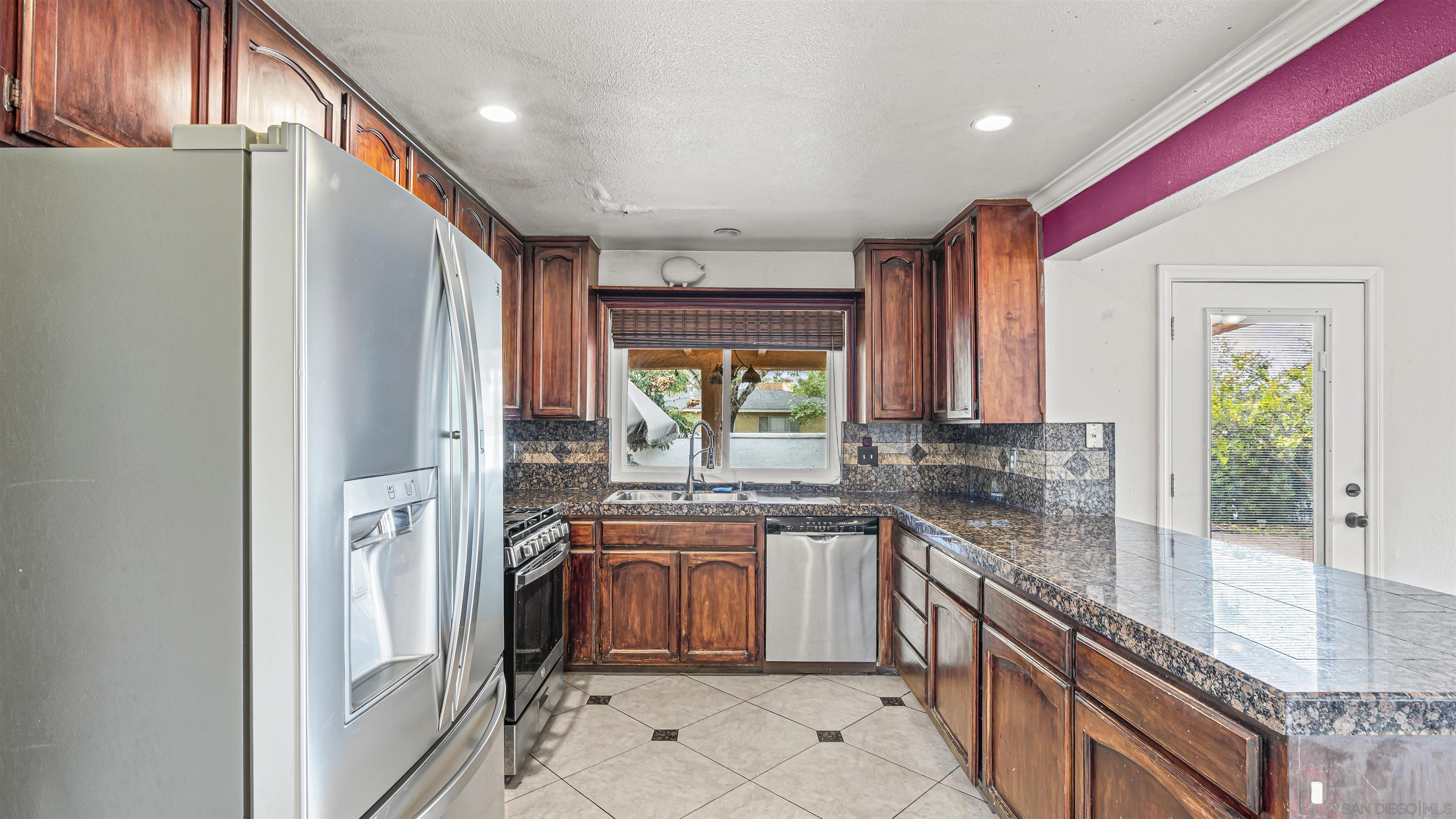 Detail Gallery Image 9 of 37 For 5315  Old Dairy Ct, Bonita,  CA 91902 - 4 Beds | 3 Baths