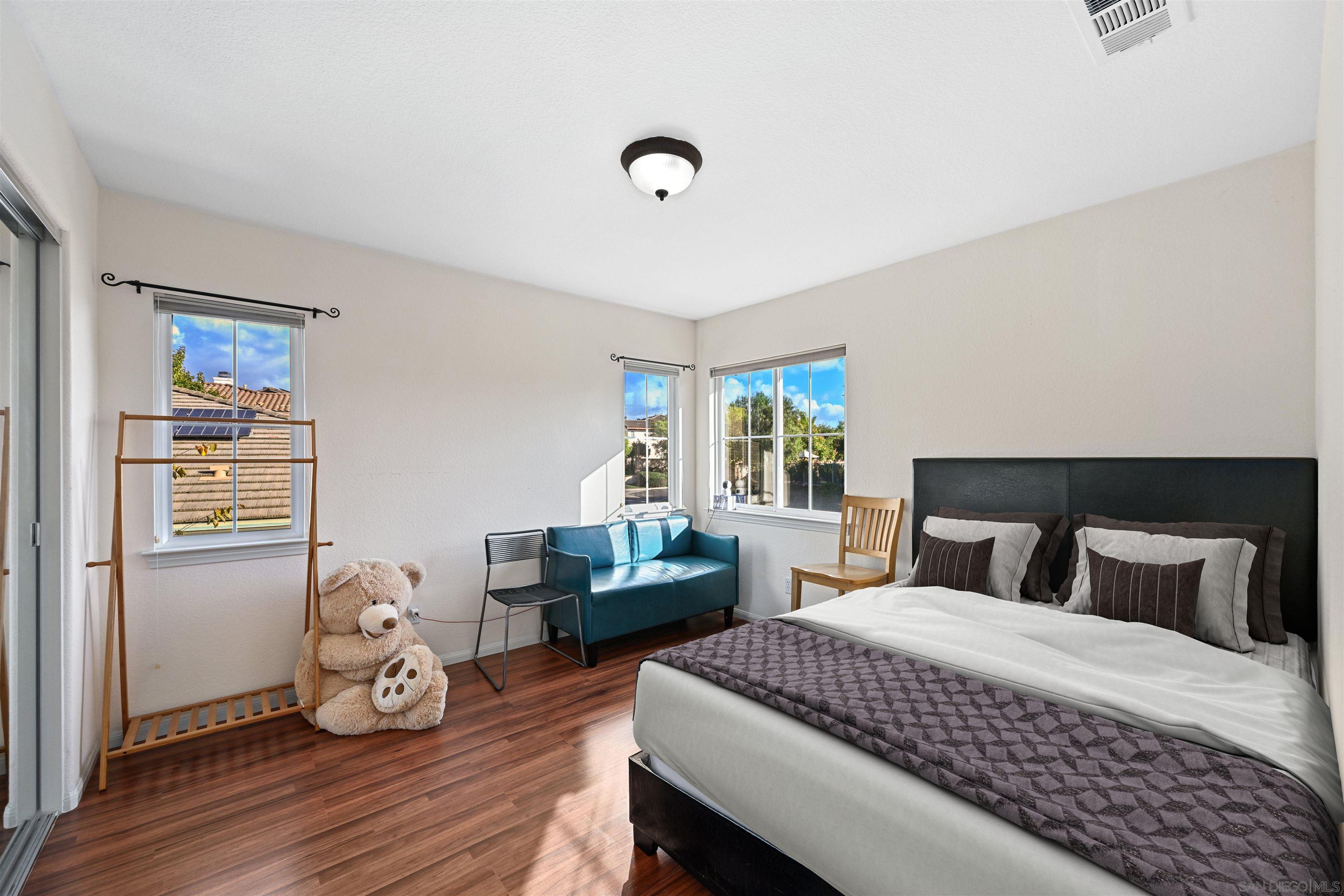 Detail Gallery Image 14 of 36 For 10562  Aspen Gln, Escondido,  CA 92026 - 5 Beds | 3 Baths