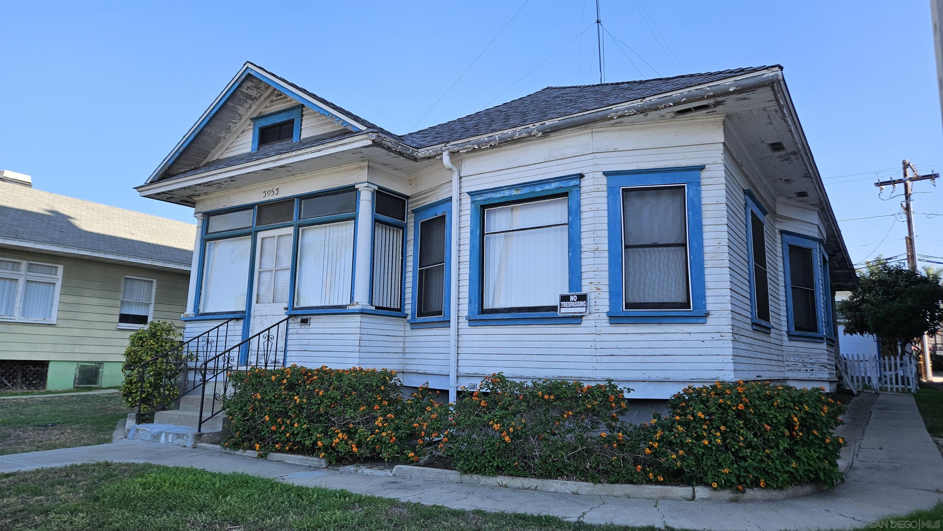 Detail Gallery Image 4 of 4 For 3953  Oregon Street, San Diego,  CA 92104 - 3 Beds | 1 Baths