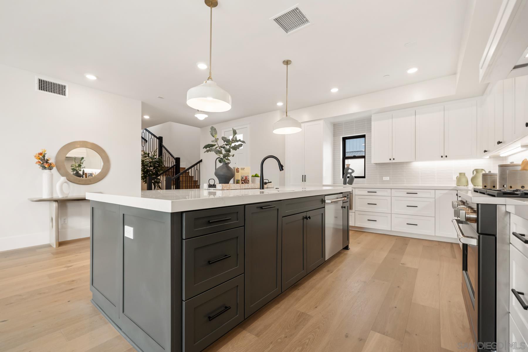 Detail Gallery Image 15 of 66 For 3747  Adams St, Carlsbad,  CA 92008 - – Beds | – Baths