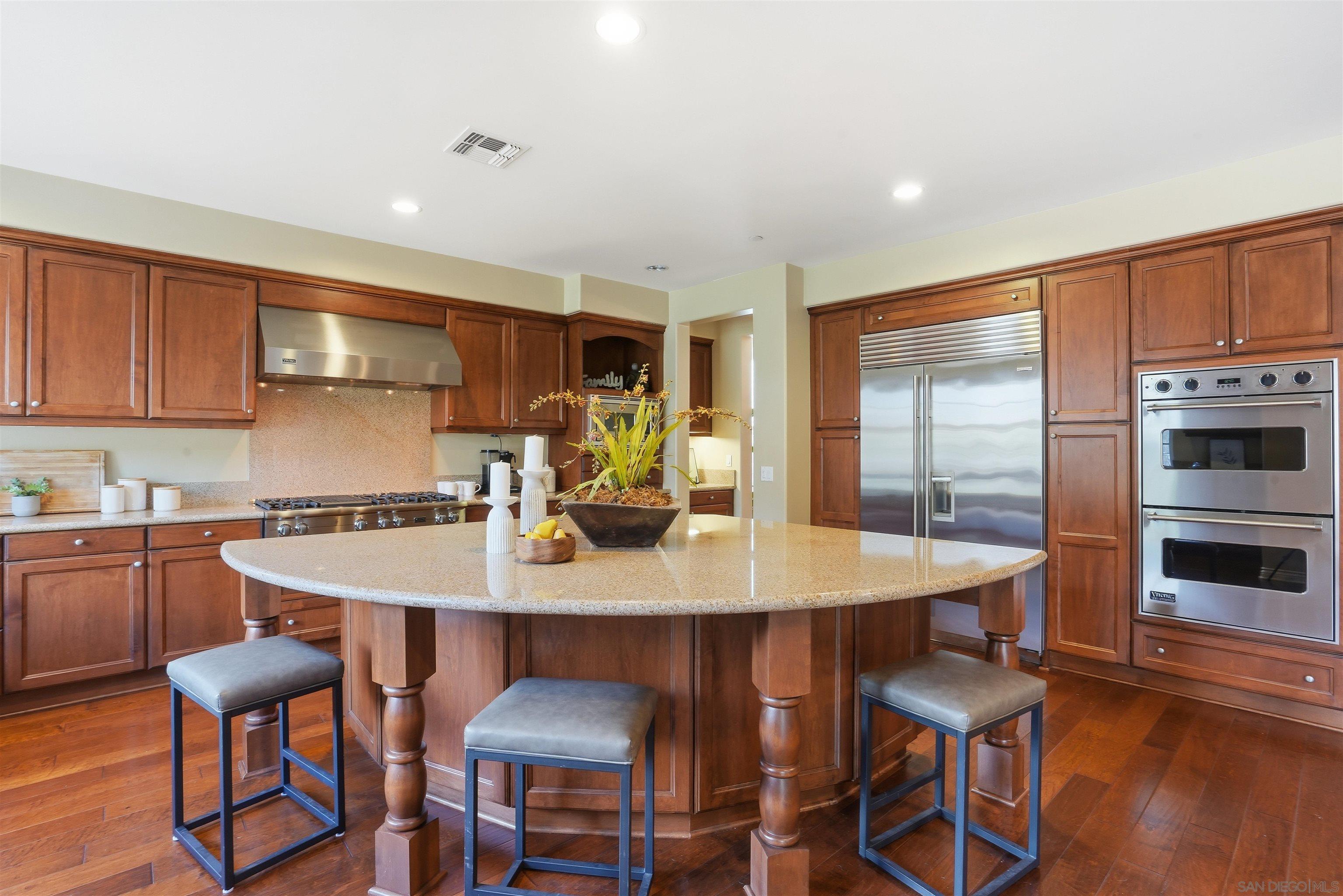 Detail Gallery Image 4 of 33 For 6562  Halite Place, Carlsbad,  CA 92009 - 5 Beds | 4/1 Baths