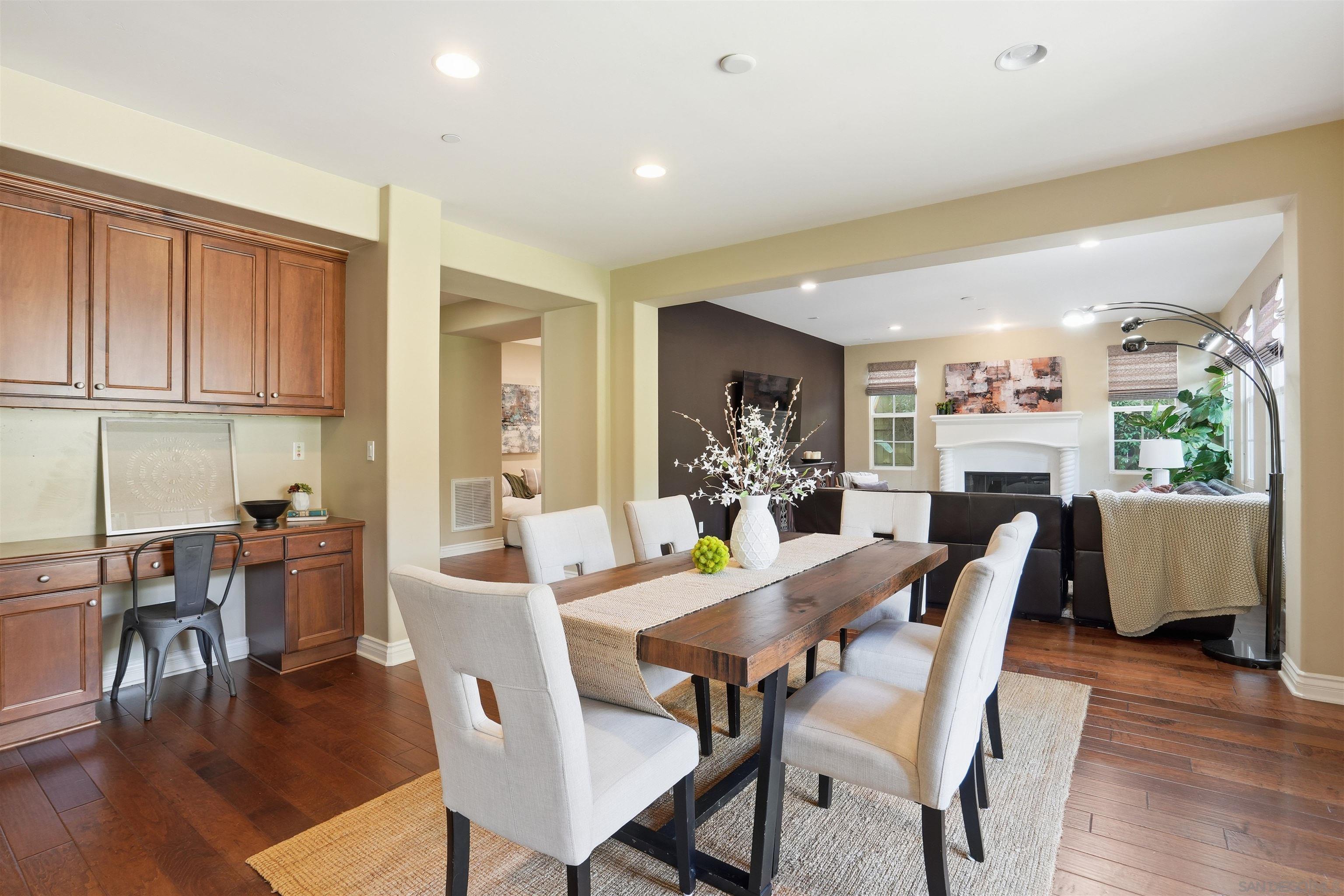 Detail Gallery Image 8 of 33 For 6562  Halite Place, Carlsbad,  CA 92009 - 5 Beds | 4/1 Baths