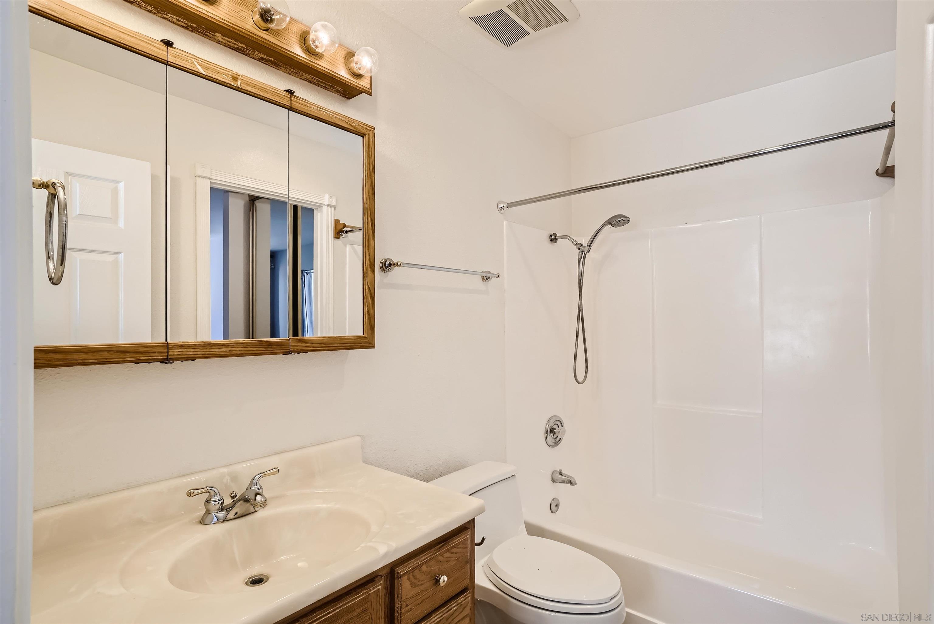 Detail Gallery Image 14 of 17 For 8628  via Mallorca  C, La Jolla,  CA 92037 - 0 Beds | 1 Baths