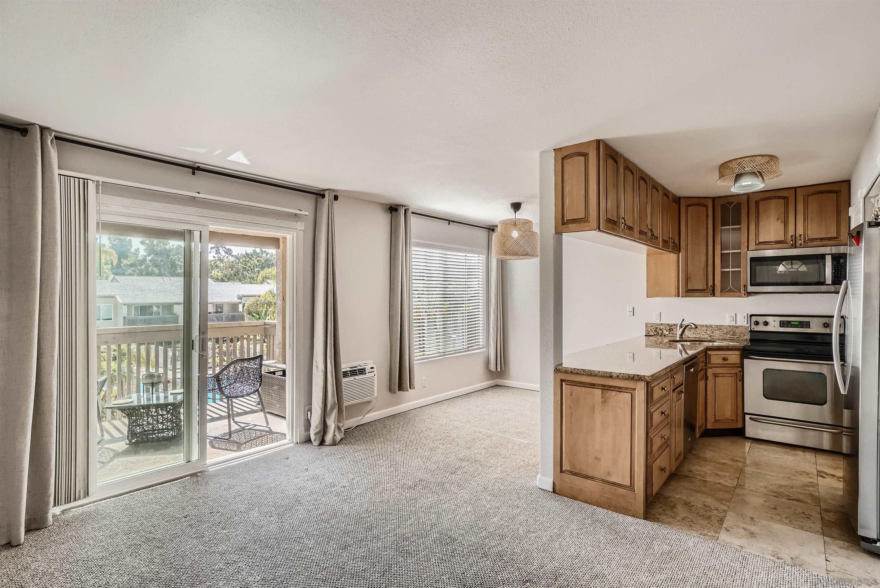 Detail Gallery Image 4 of 17 For 8628  via Mallorca  C, La Jolla,  CA 92037 - 0 Beds | 1 Baths