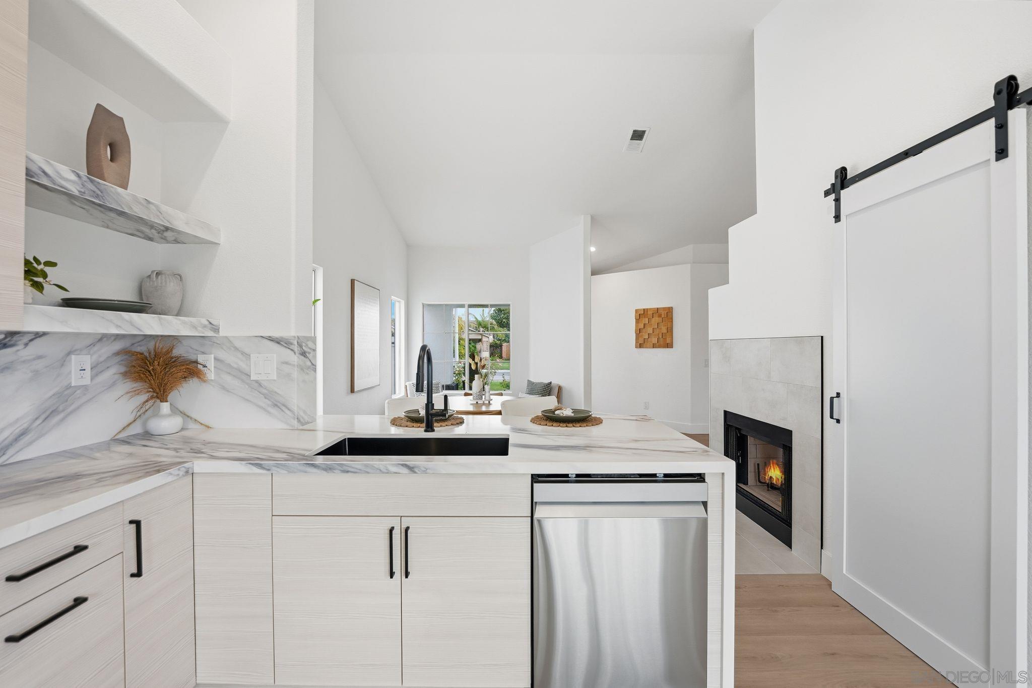 Detail Gallery Image 9 of 30 For 183  Plumosa Street, Oceanside,  CA 92058 - 4 Beds | 2 Baths