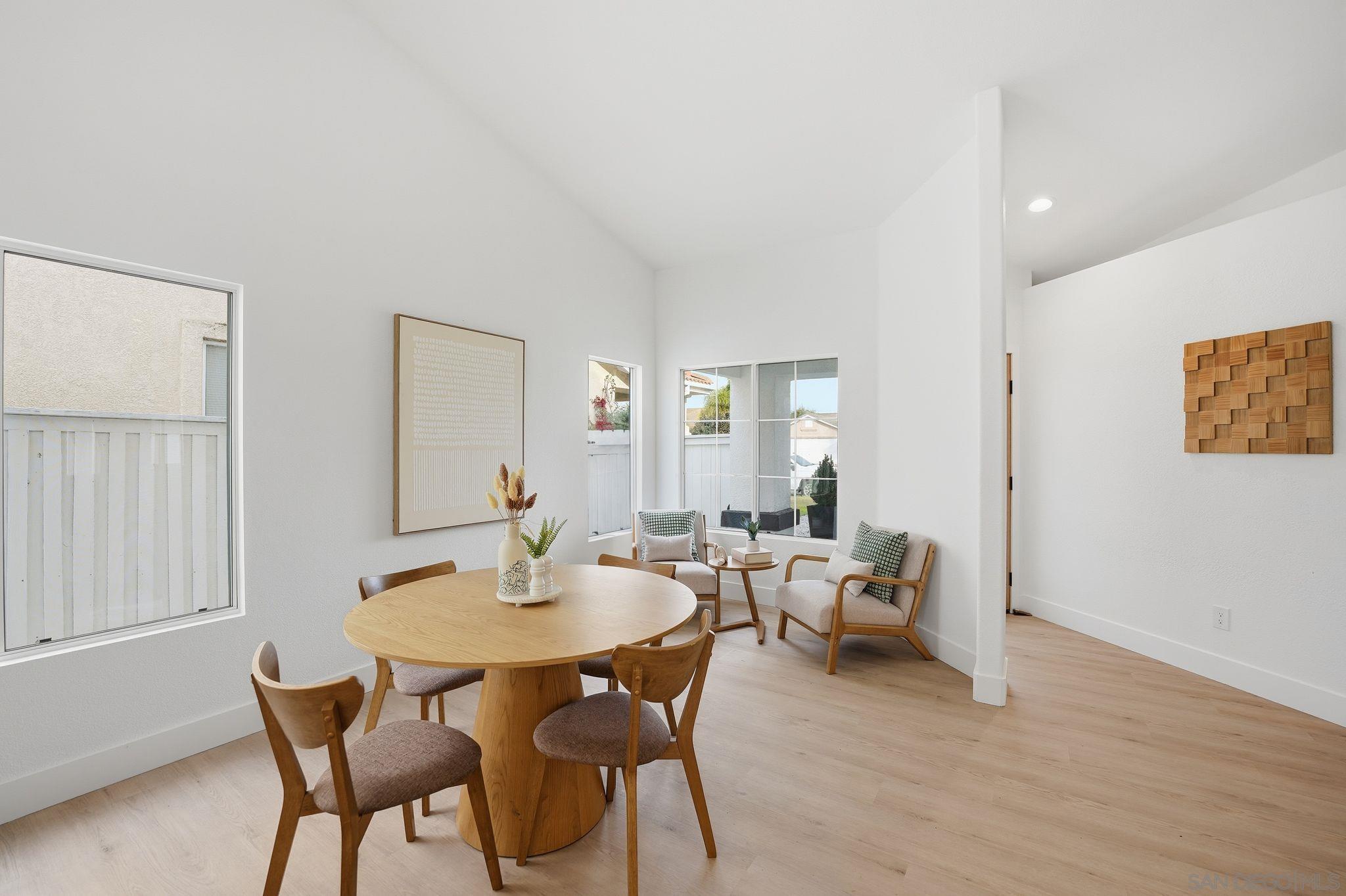 Detail Gallery Image 12 of 30 For 183  Plumosa Street, Oceanside,  CA 92058 - 4 Beds | 2 Baths