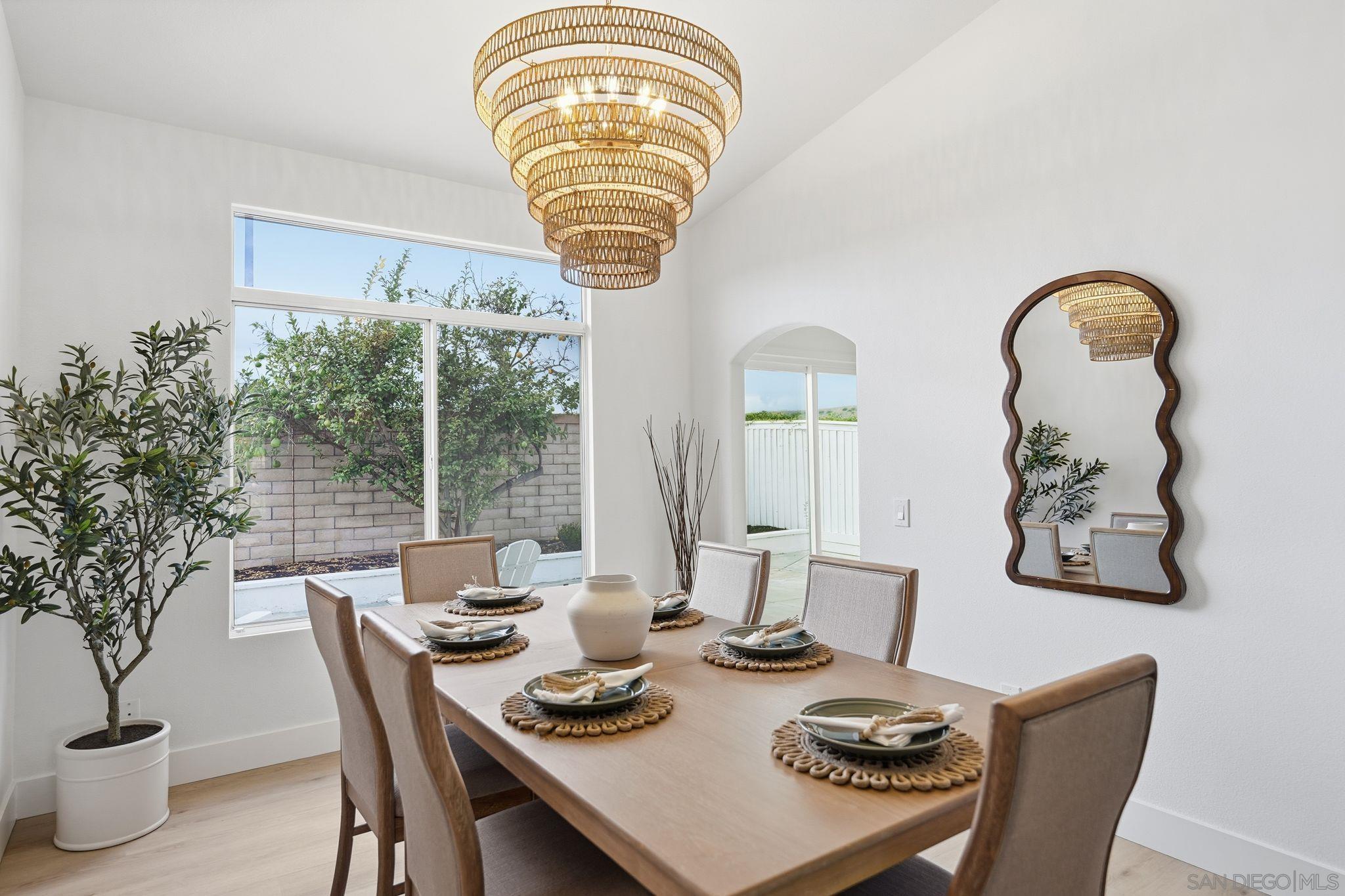 Detail Gallery Image 14 of 30 For 183  Plumosa Street, Oceanside,  CA 92058 - 4 Beds | 2 Baths