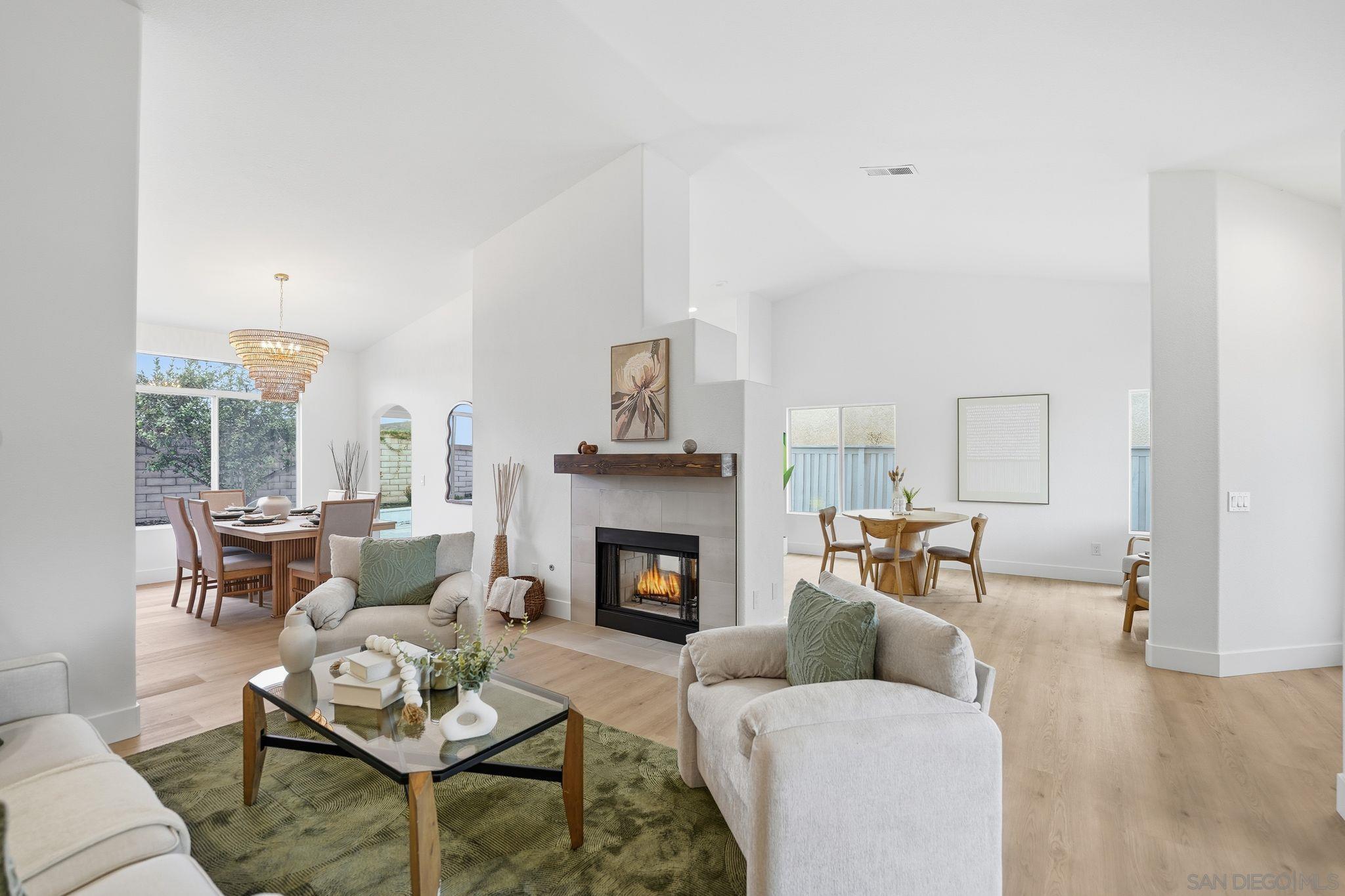 Detail Gallery Image 4 of 30 For 183  Plumosa Street, Oceanside,  CA 92058 - 4 Beds | 2 Baths